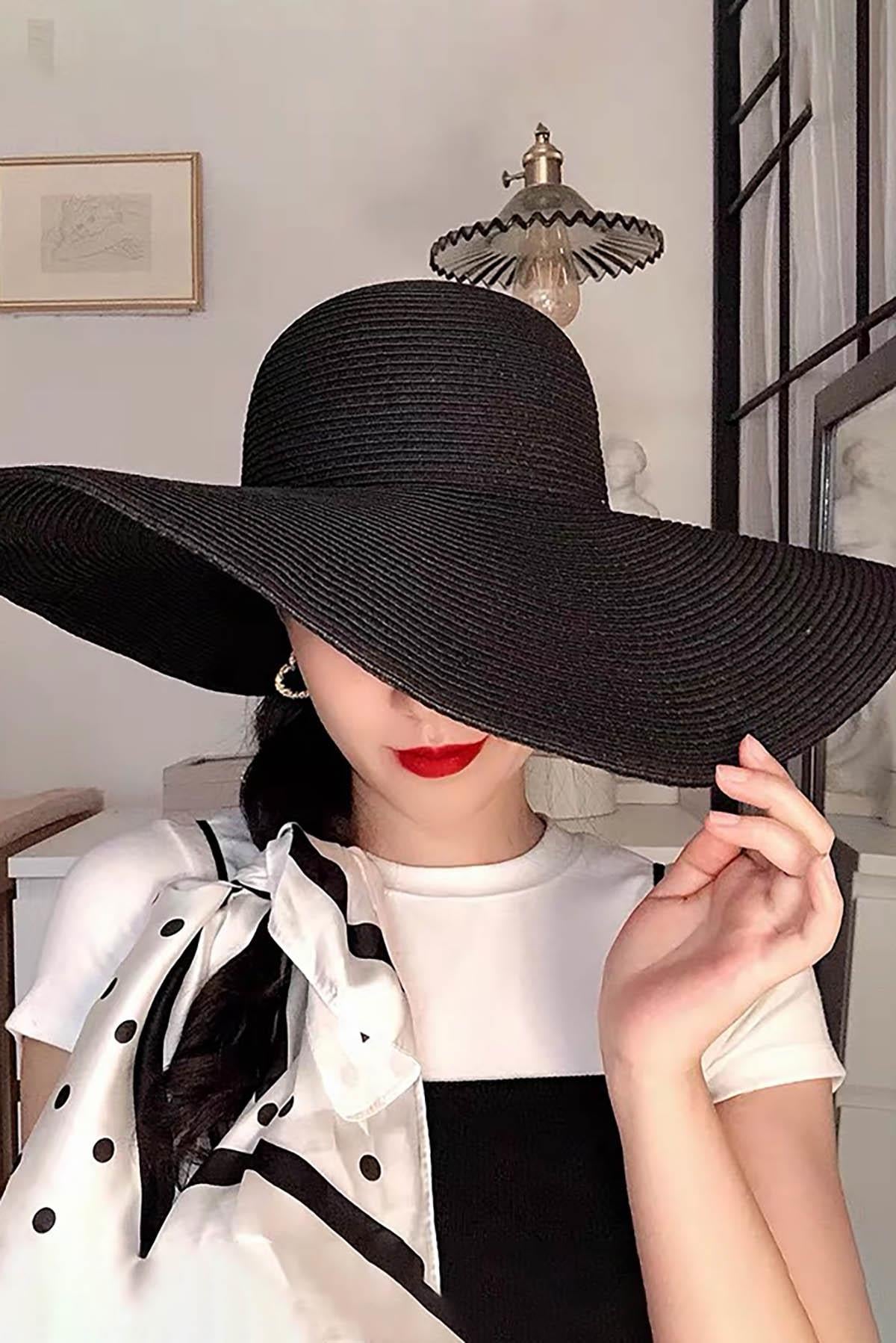 Siyah Renk Hasır Şapka