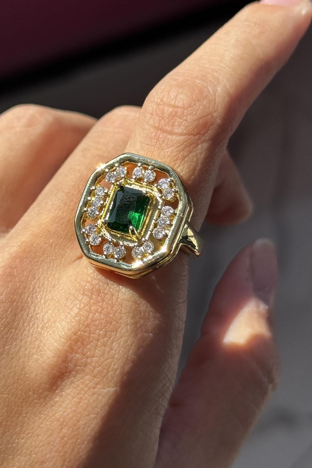 Altın Renk Yeşil Taş Detaylı Ayarlanabilir Yüzük