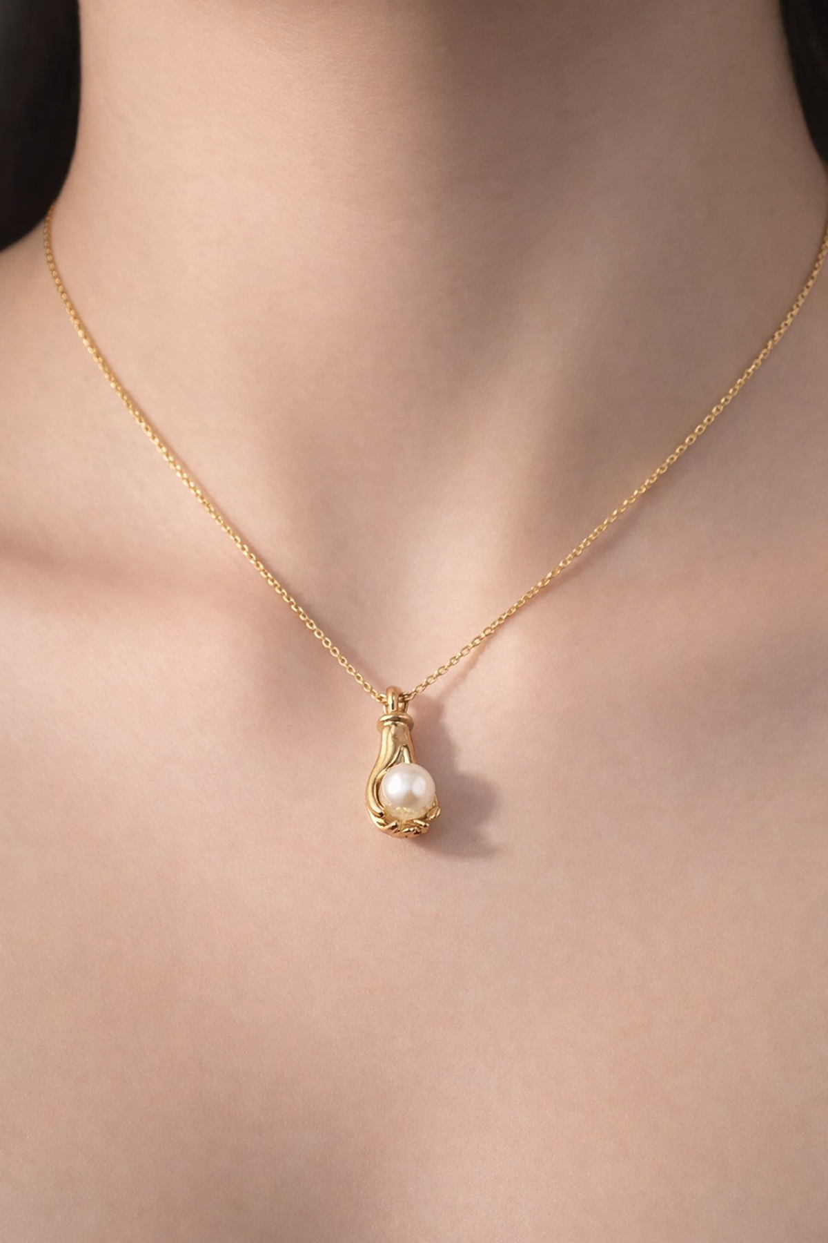 Altın Renk El Figürlü İnci Detaylı Çelik VİP Xuping Kolye