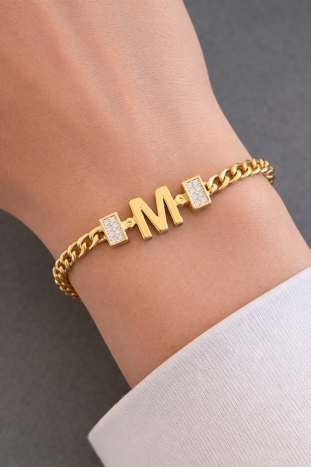 Altın Renk M Harf Çelik Bileklik