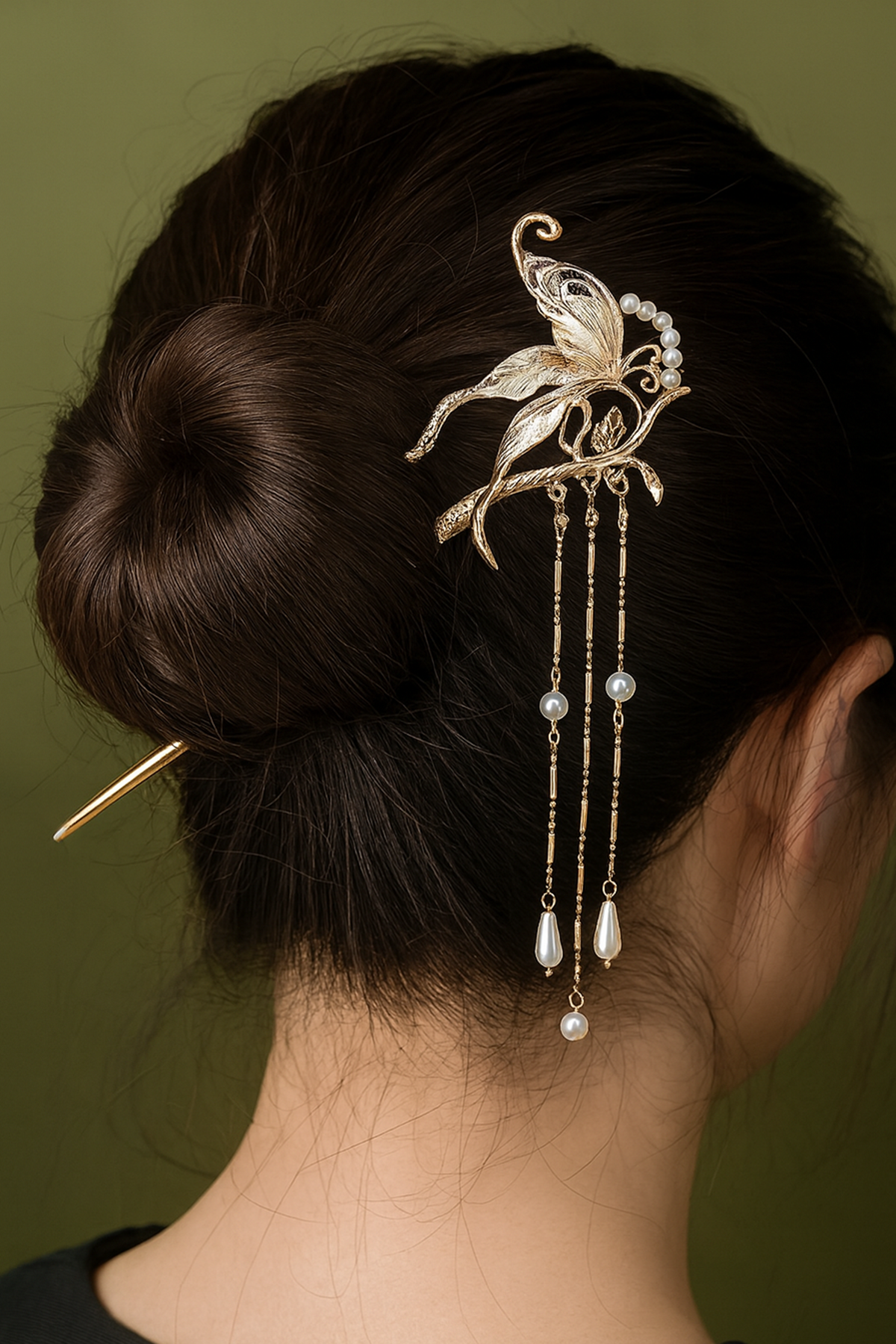 Altın Renk Kelebek Figürlü İnci Detaylı Sallantılı Topuz Toka