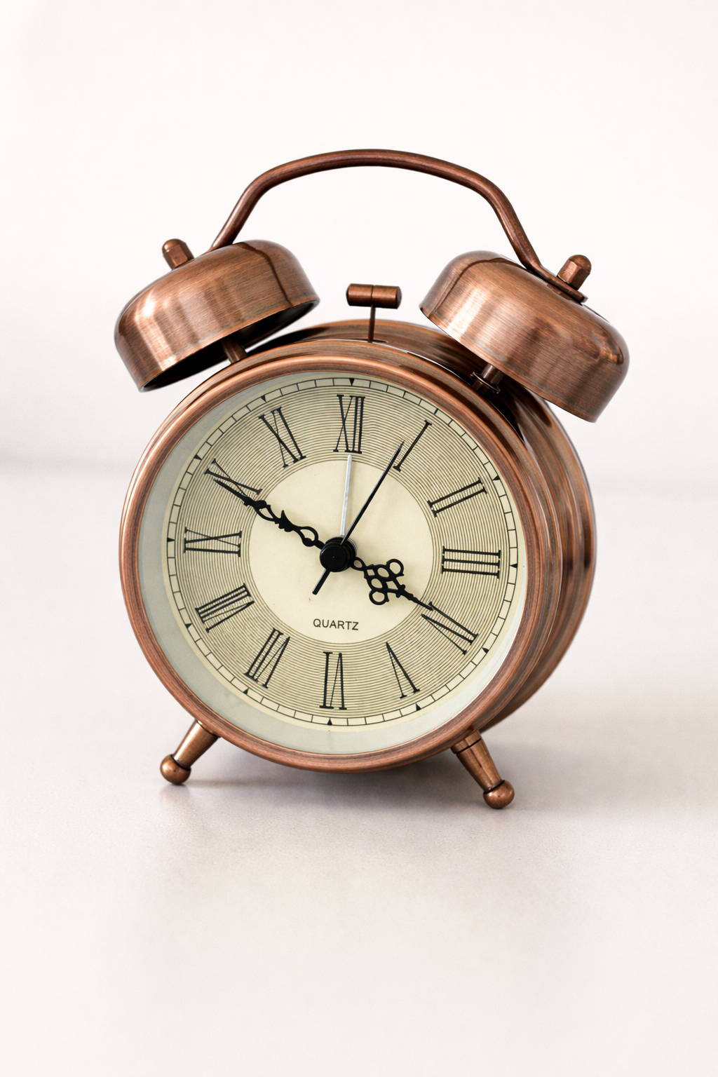 Bronz Renk Dekoratif Işıklı Alarmlı Yuvarlak Masa Saati