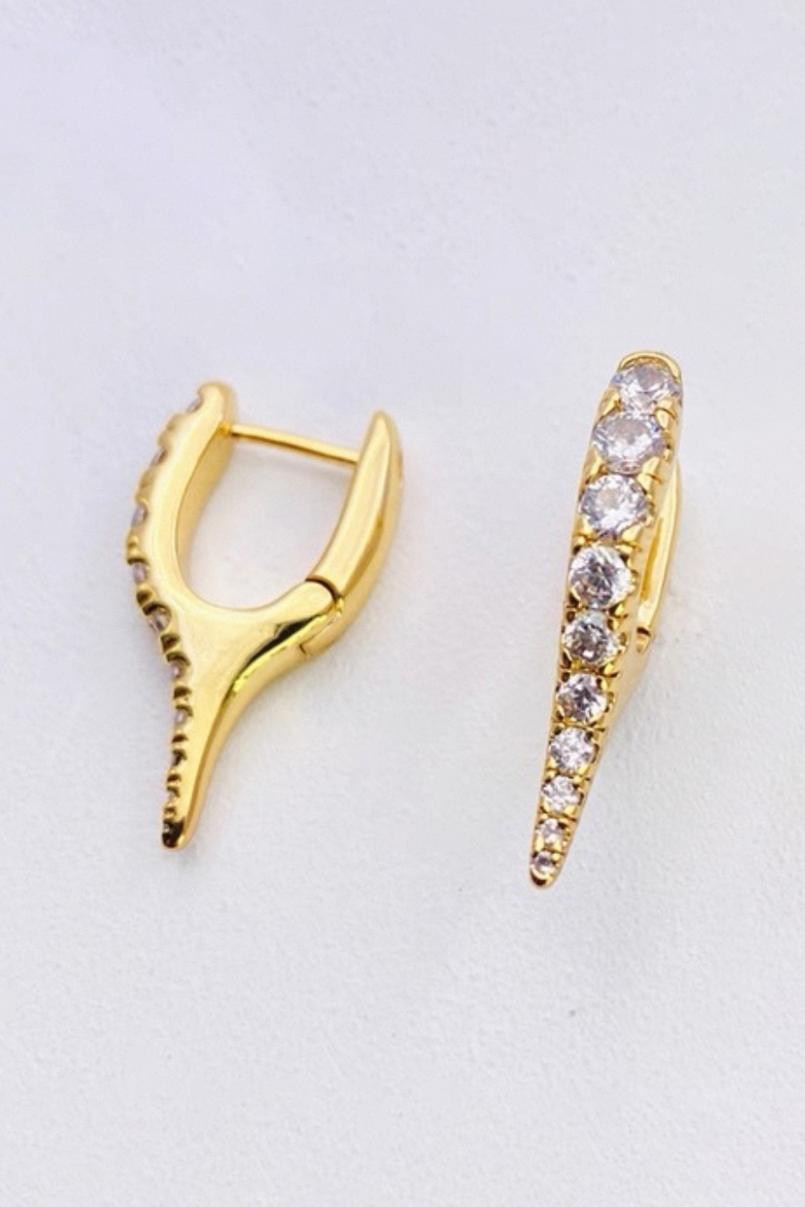 Altın Renk Taş Detaylı 14K Altın Kaplama TX Küpe (Çift)