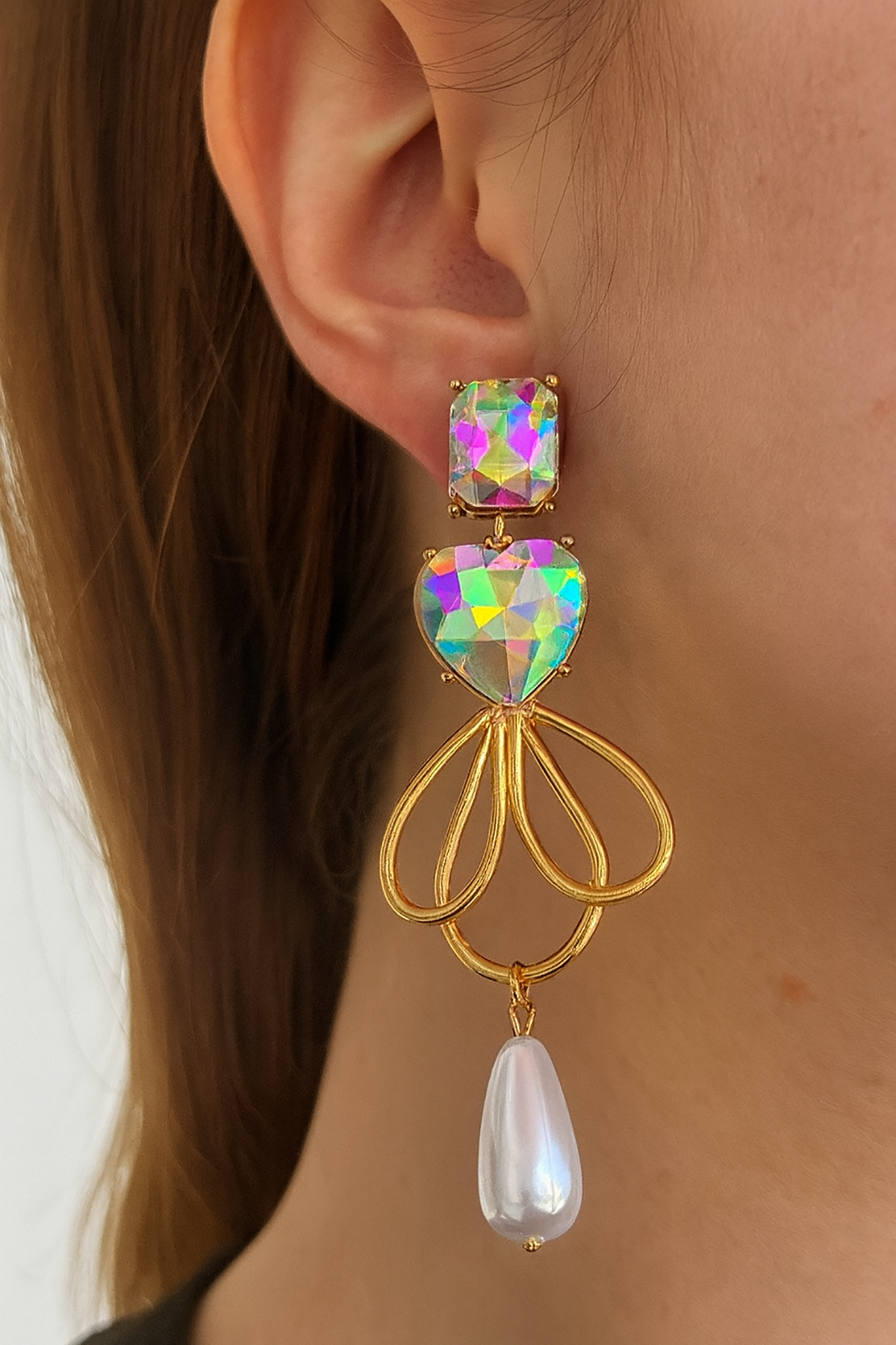 Altın Renk Taş Ve İnci Detaylı Tasarım Küpe (Çift)