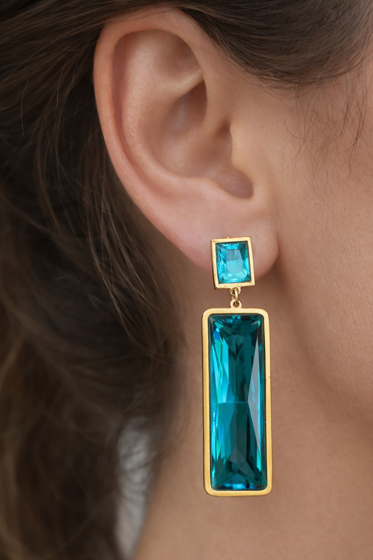 Altın Renk Mavi Taş Detaylı Çelik Küpe (Çift)