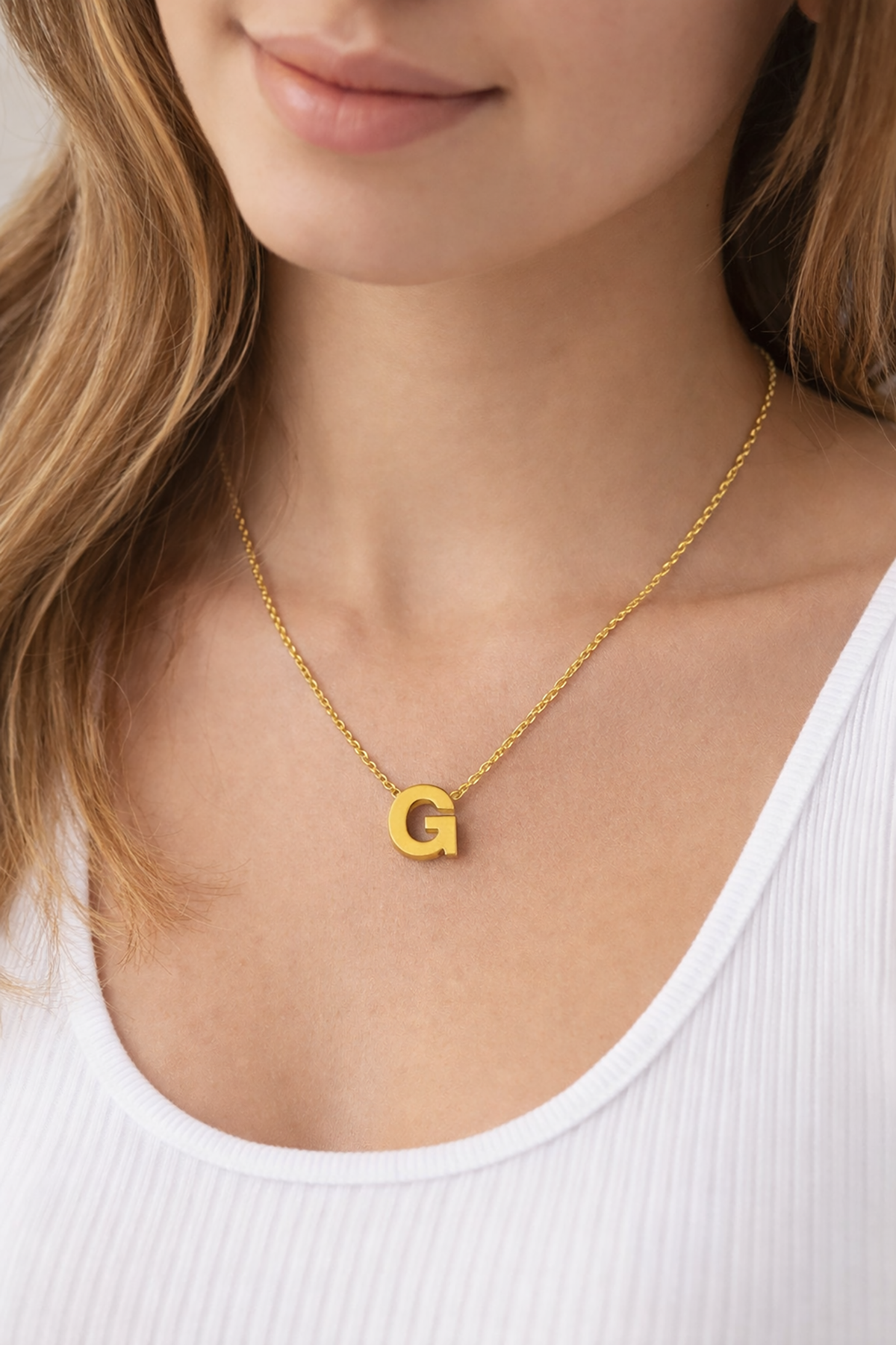 Altın Renk G Harf Çelik Kolye