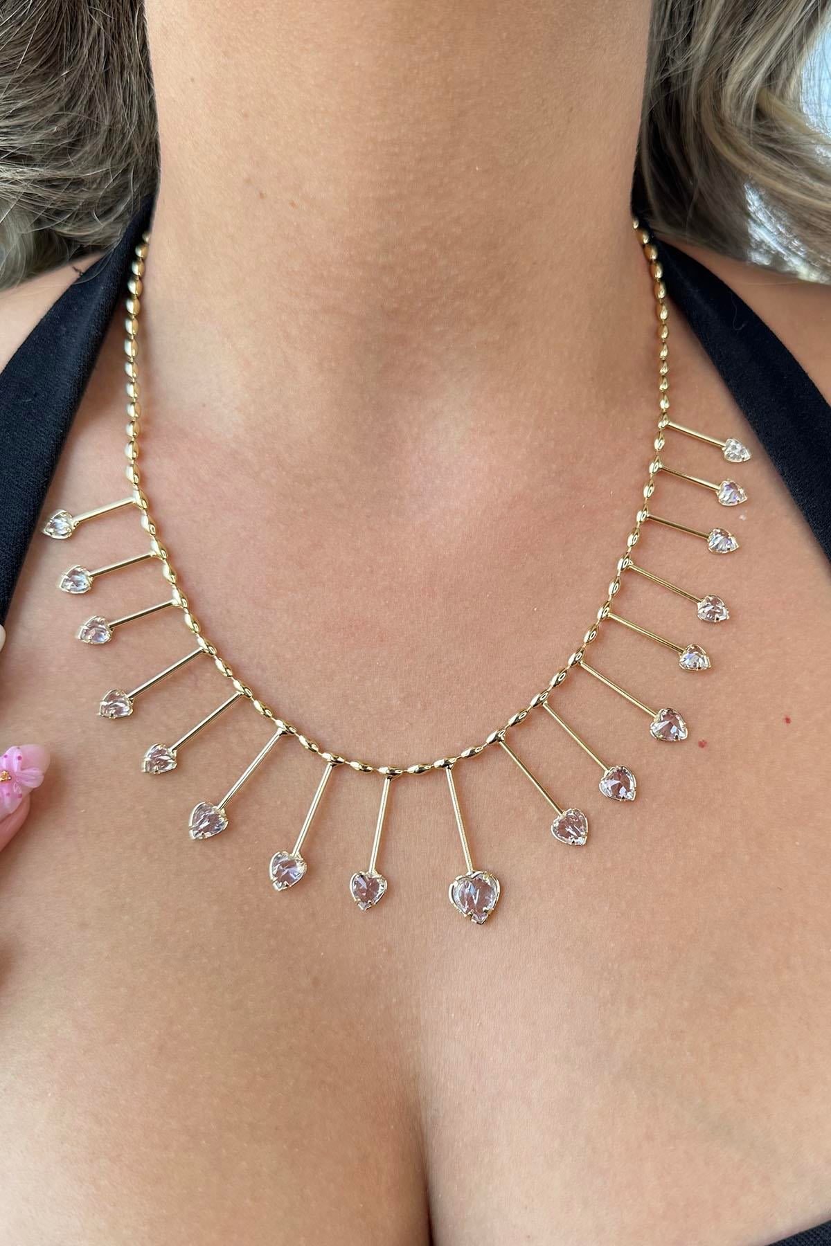 Altın Renk Taş Detaylı Kolye