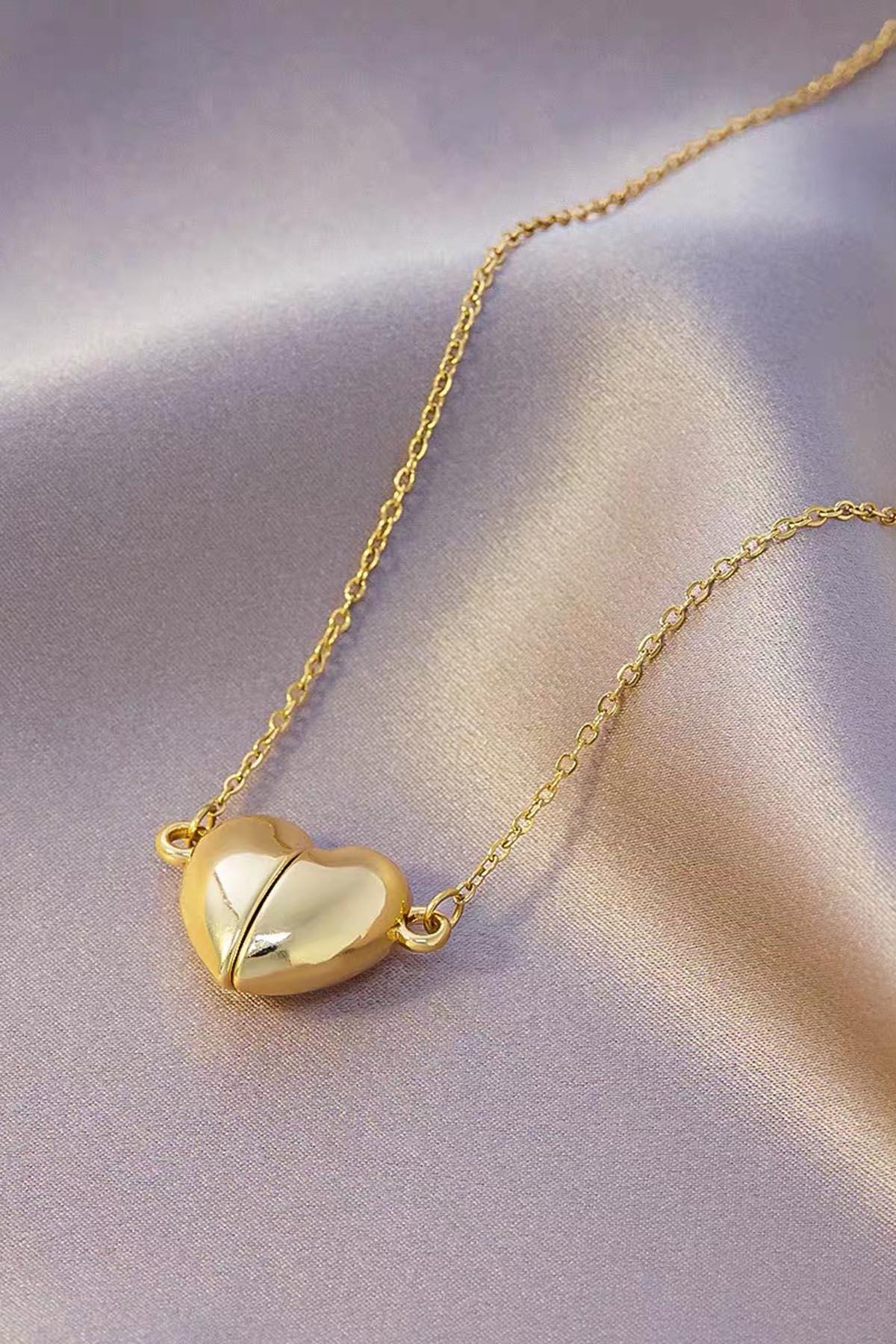 Altın Renk İkiye Ayrılan Mıknatıslı Kalp Figürlü Çelik Kolye