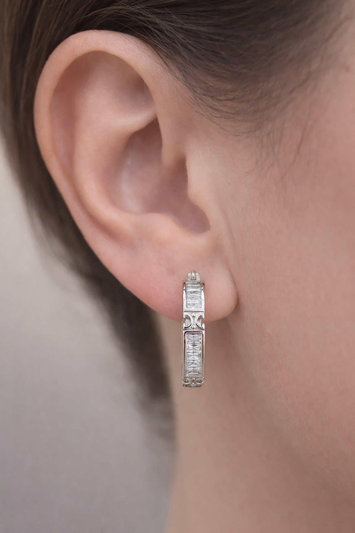 Gümüş Renk Taş Detaylı 14K Altın Kaplama Tx  Küpe (Çift)