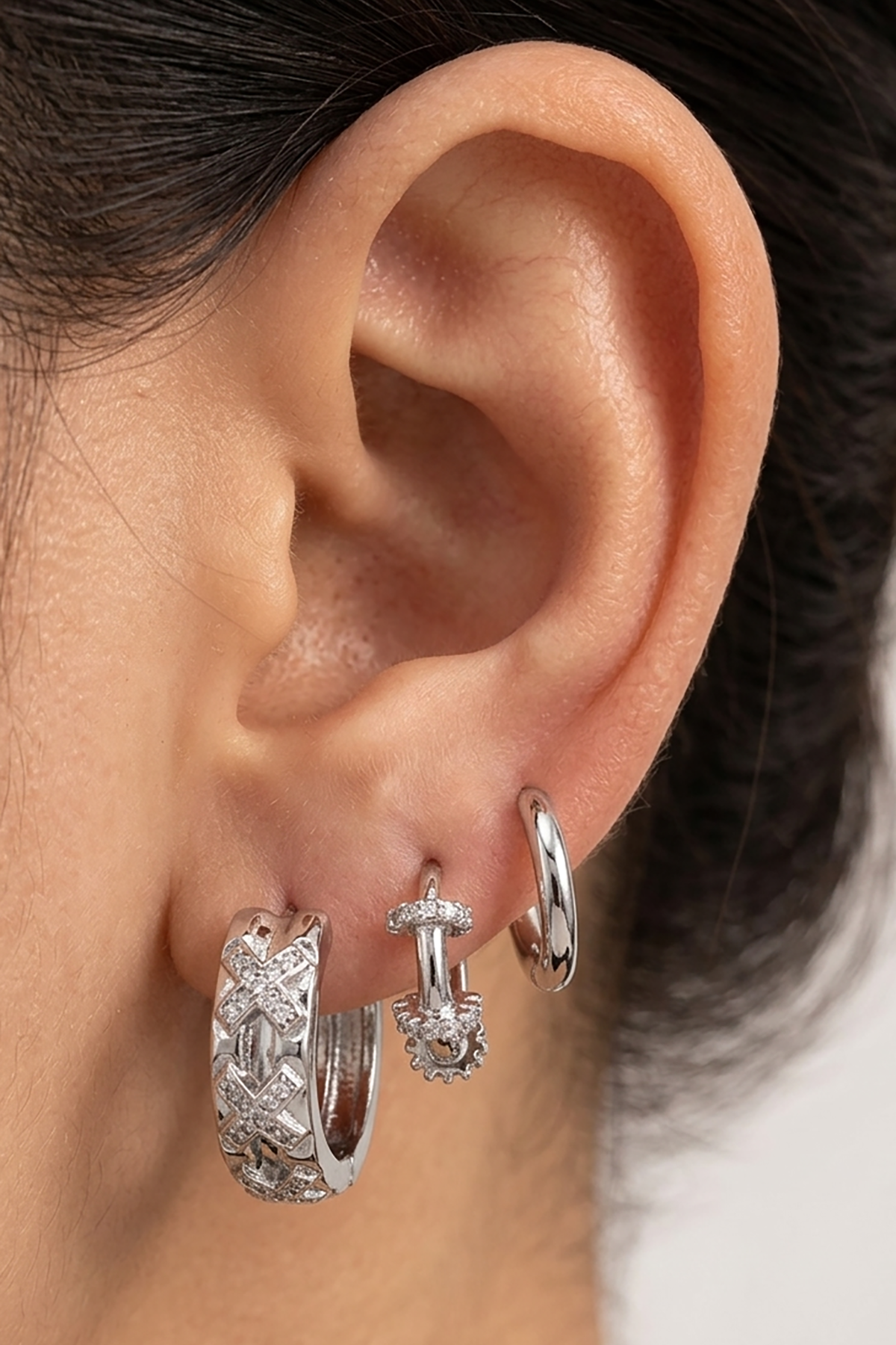 Gümüş Renk Taş Detaylı 3'lü YSX Küpe Set