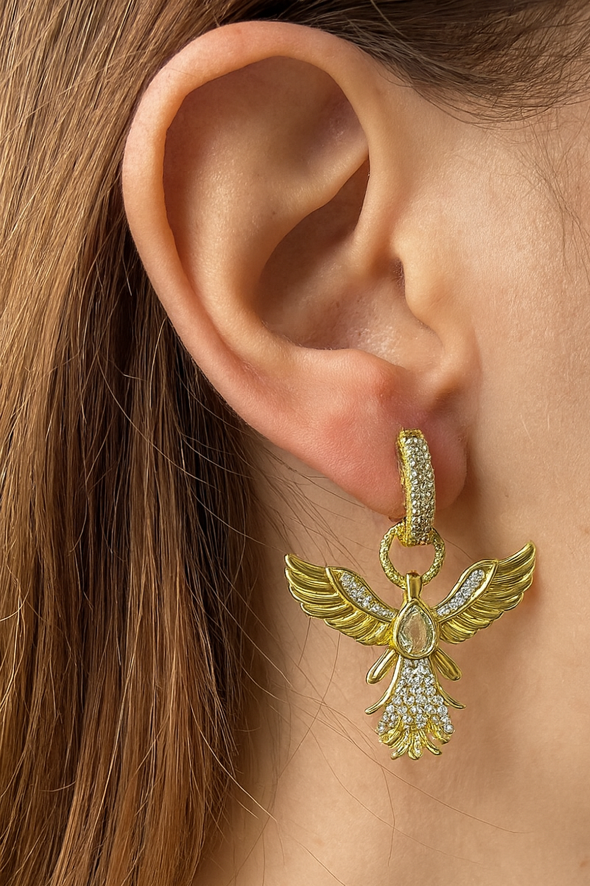 Altın Renk Anka Kuş Figürlü Taş Detaylı Küpe (Çift)