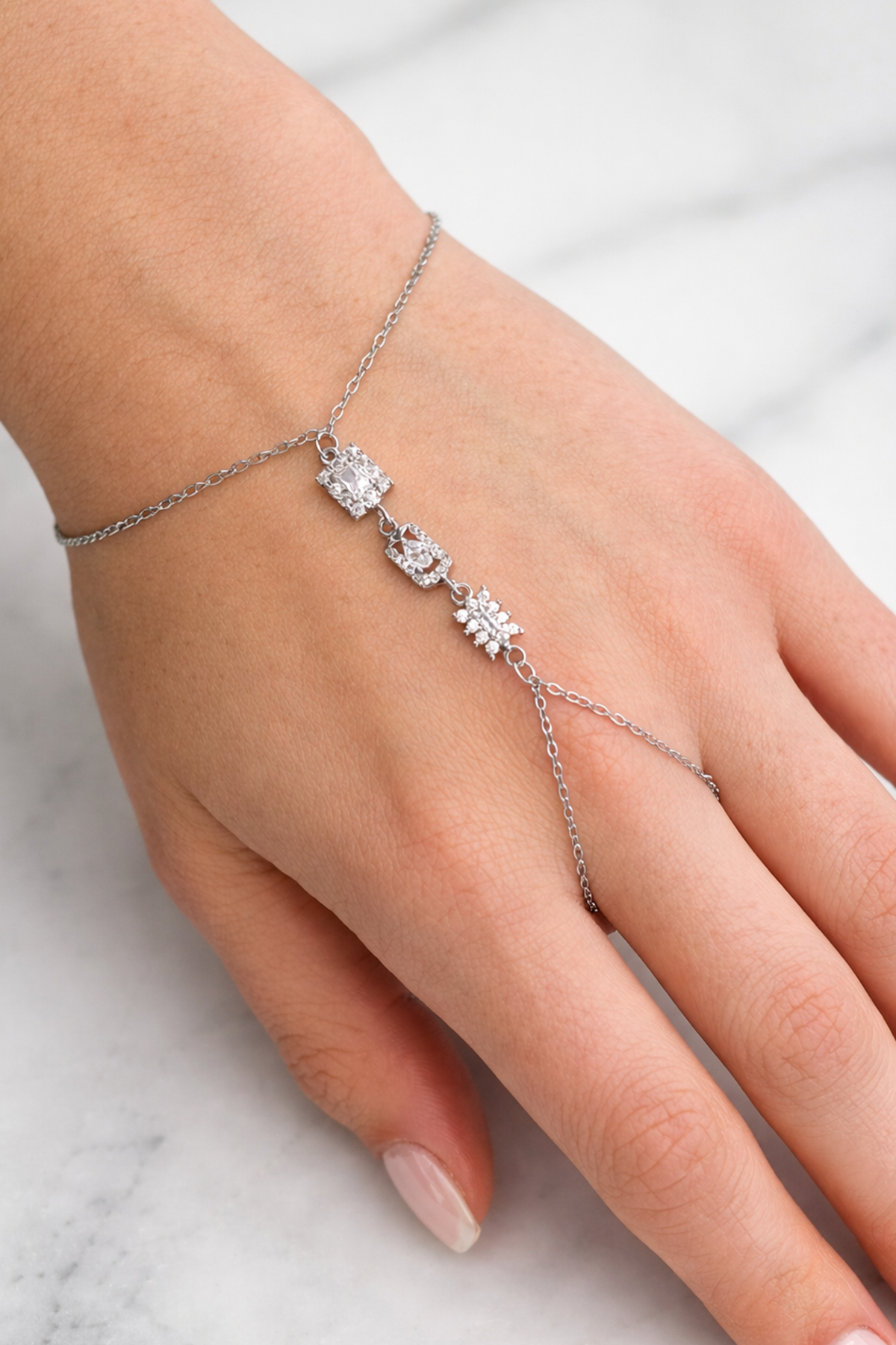 Gümüş Renk Çelik Şahmeran