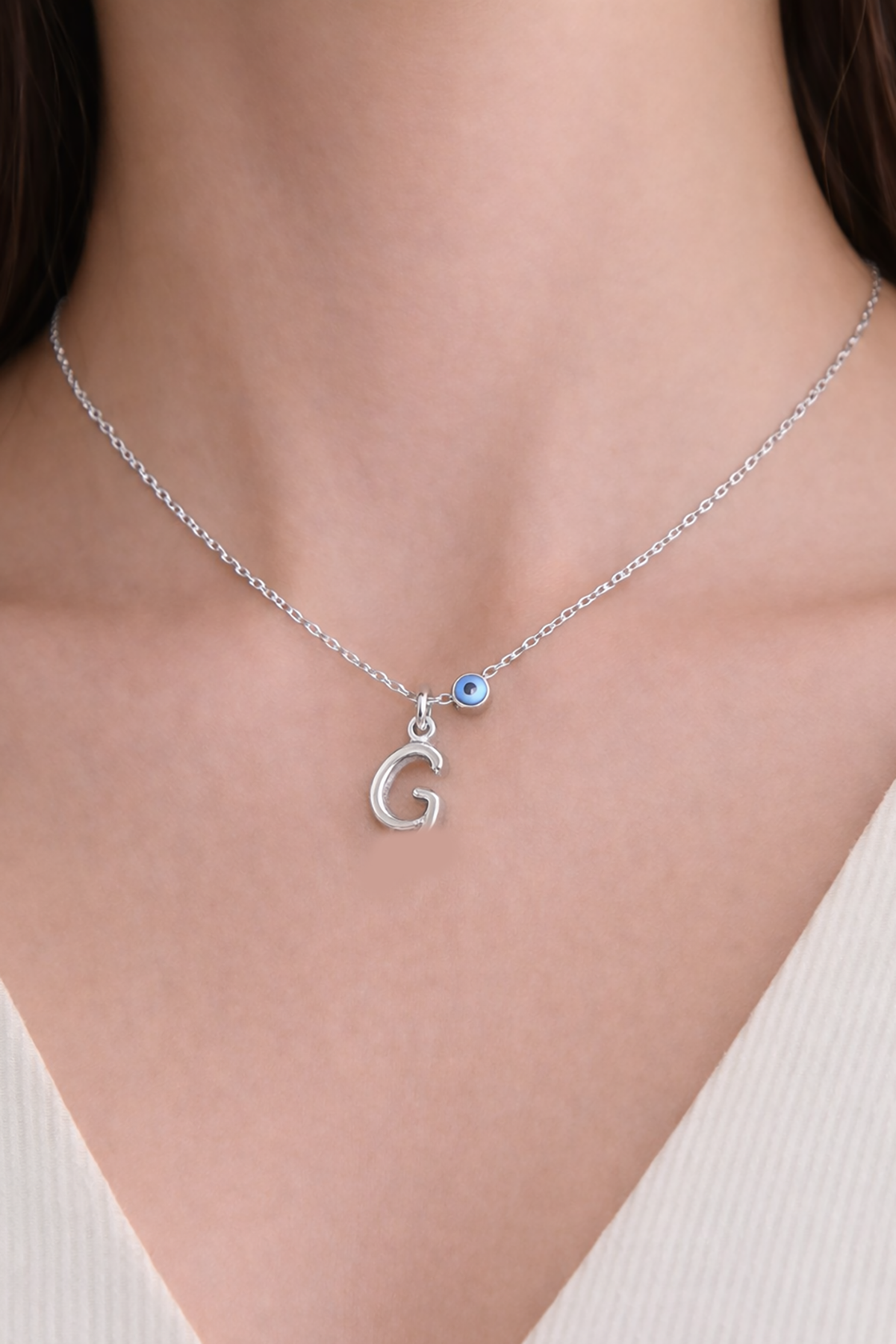 Gümüş Renk G Harf Çelik Kolye