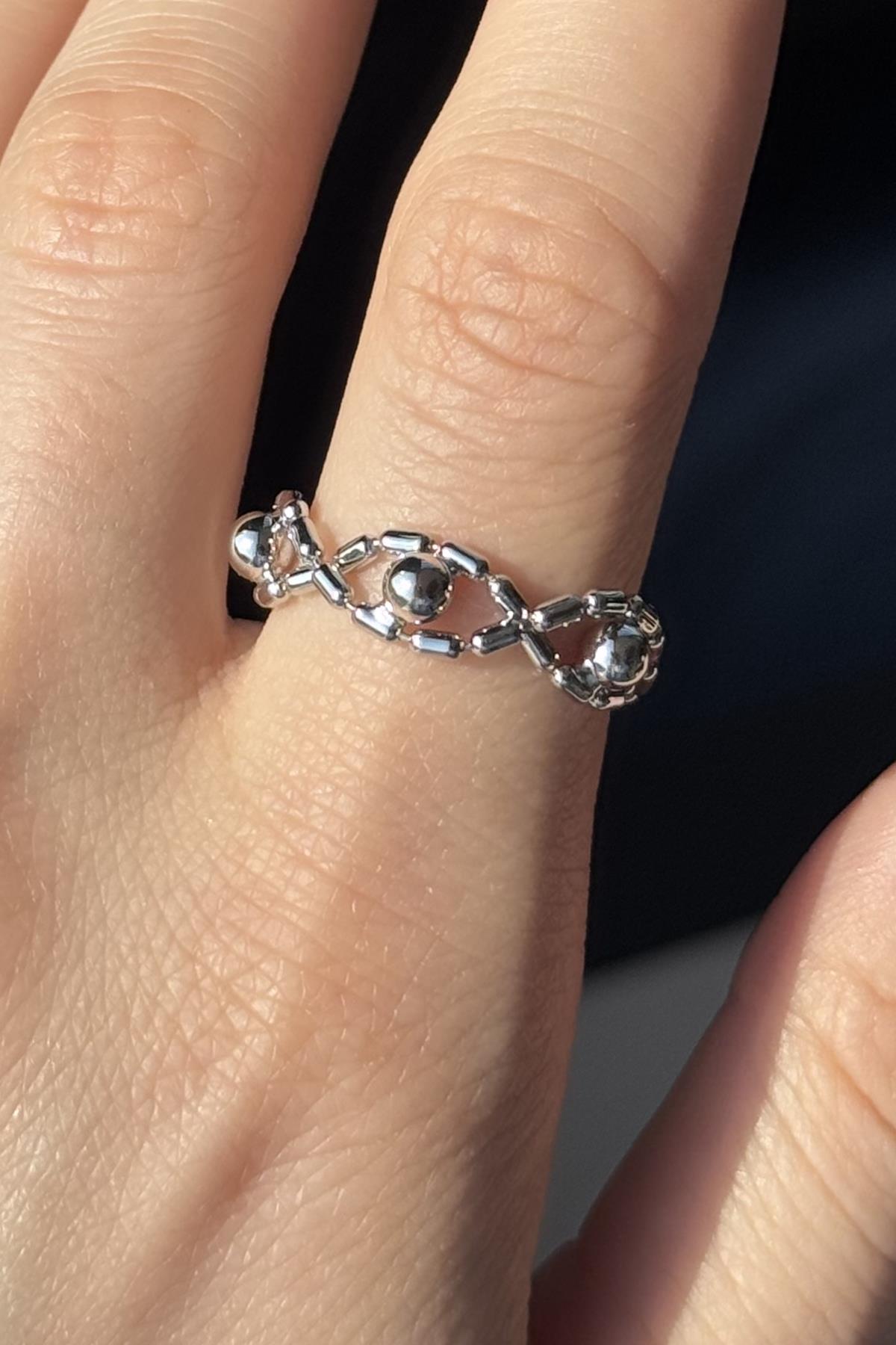 Gümüş Renk Top Detaylı Ayarlanabilir Yüzük