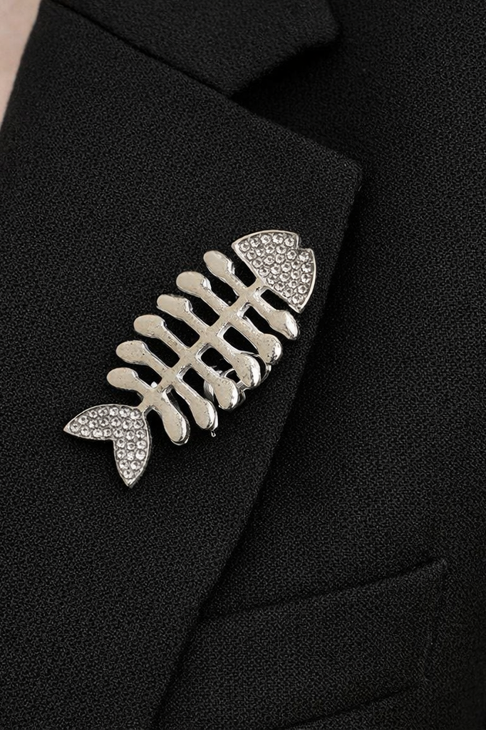 Gümüş Renk Kılçık Figürlü Broş