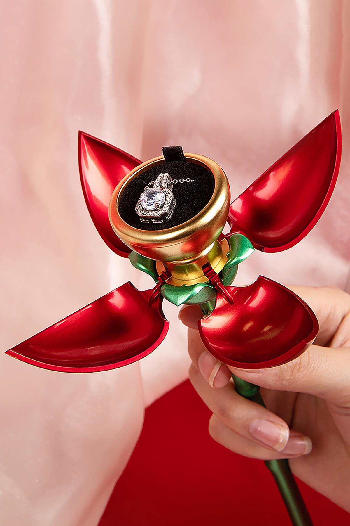 Kırmızı Renk Gül Figürlü Yüzük Kutusu