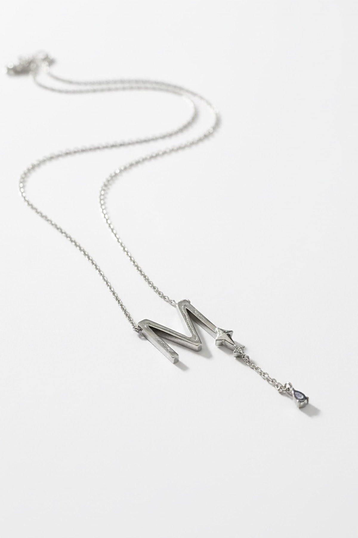 Gümüş  Renk M Harfli Taş Detaylı Çelik Kolye