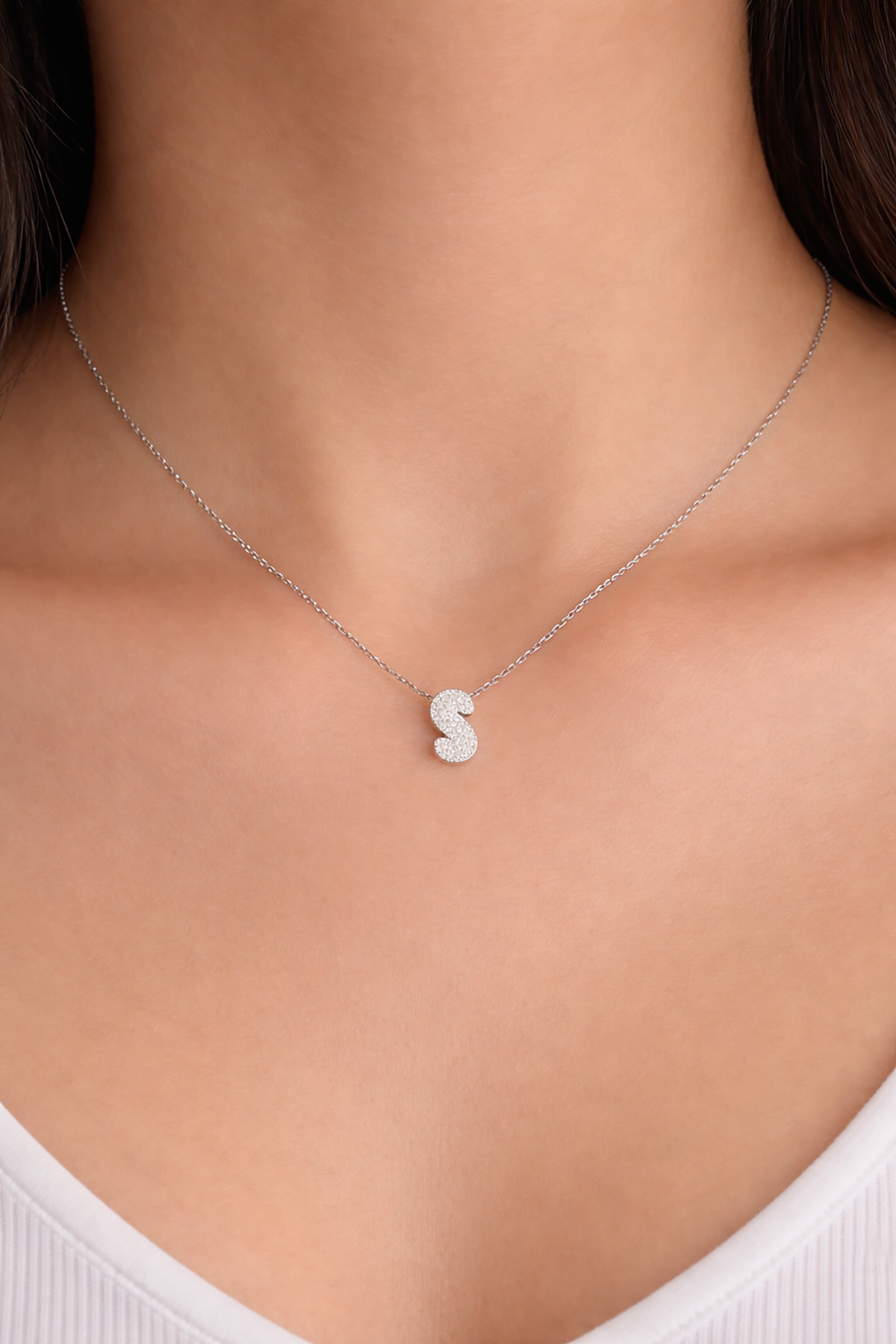 Gümüş Renk Taş Detaylı S Harfli Çelik Kolye