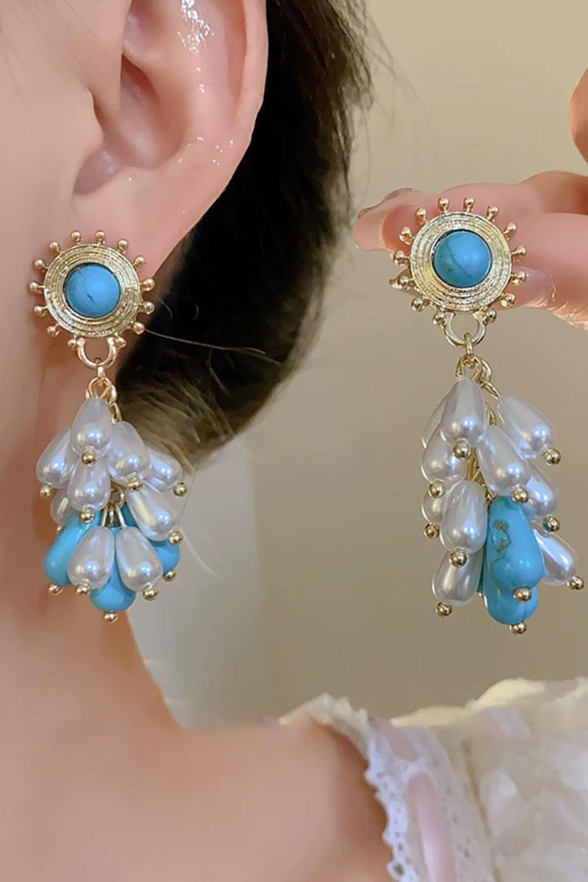 Altın Renk İnci Detaylı Tasarım Küpe (Çift)