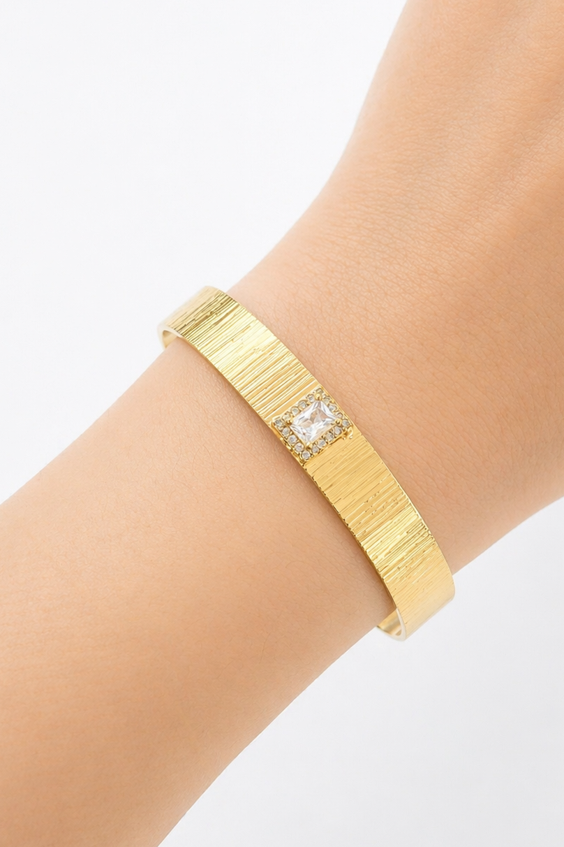 Altın Renk Taşlı Kelepçe Bileklik