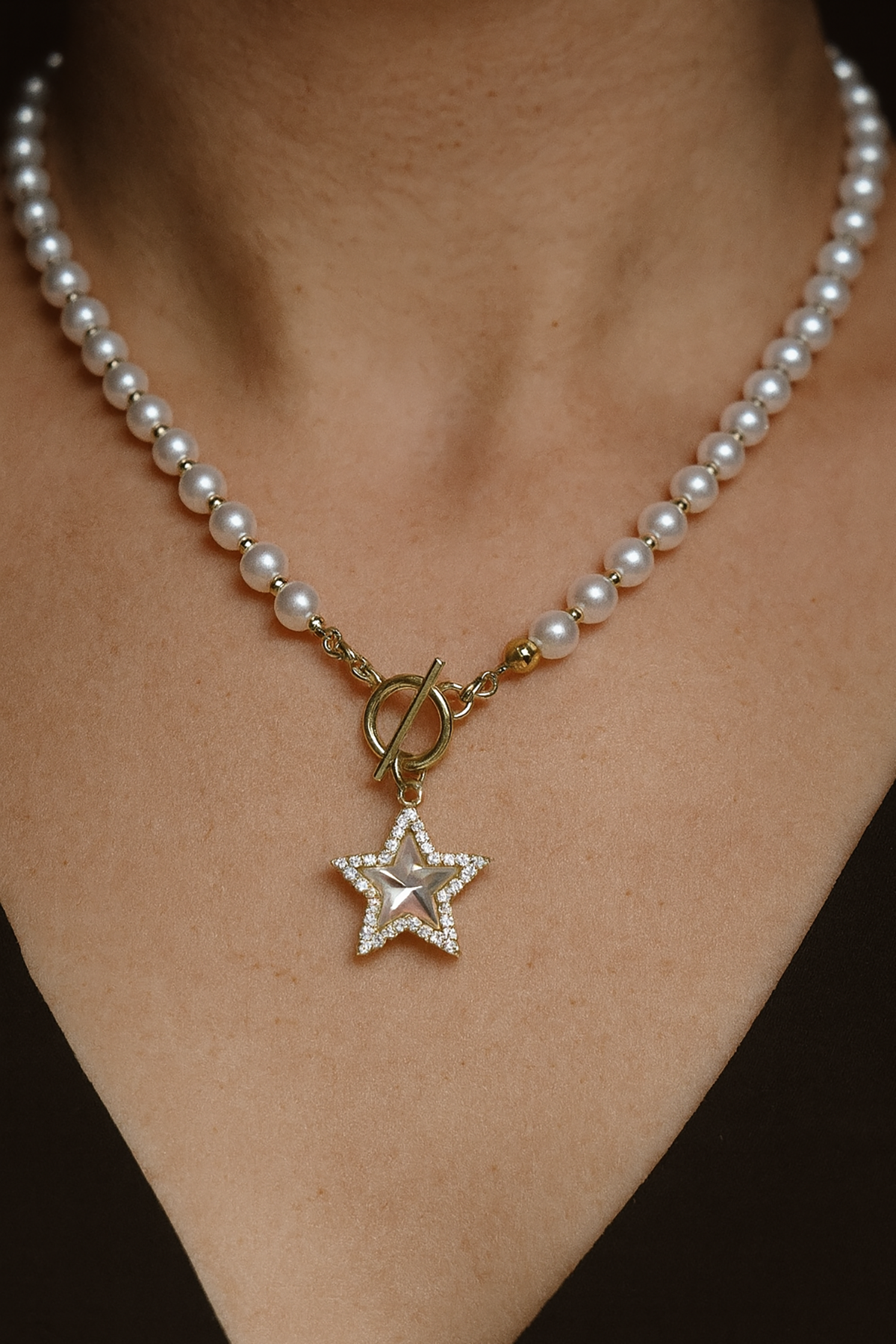 Altın Renk Yıldız Figürlü Çelik İnci Kolye