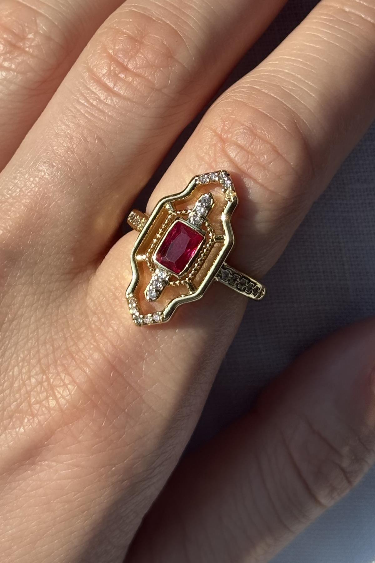 Altın Renk Taş Detaylı Ayarlanabilir Yüzük