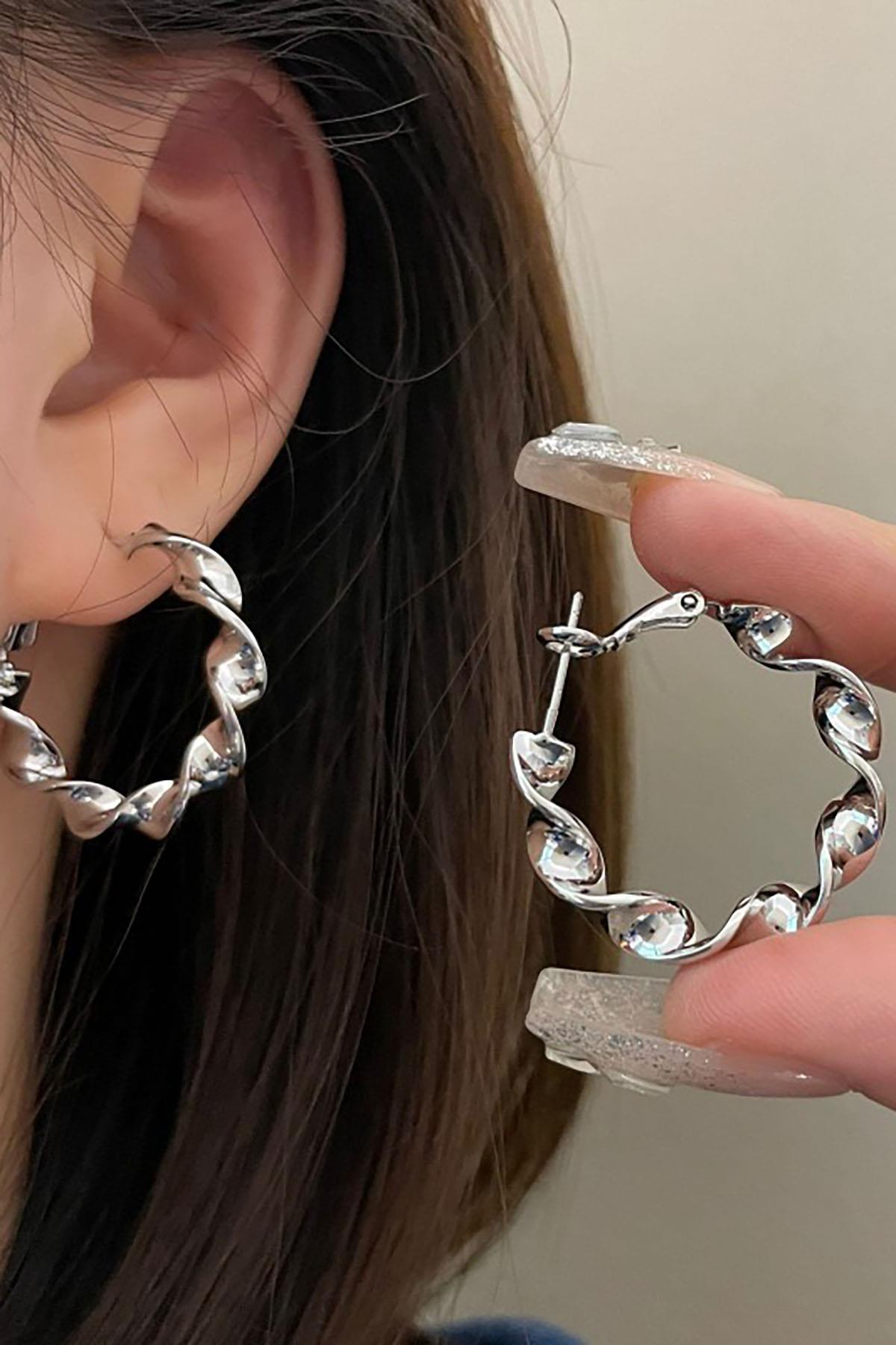 Gümüş Renk Burgu Detaylı 30Mm Halka Küpe (Çift)