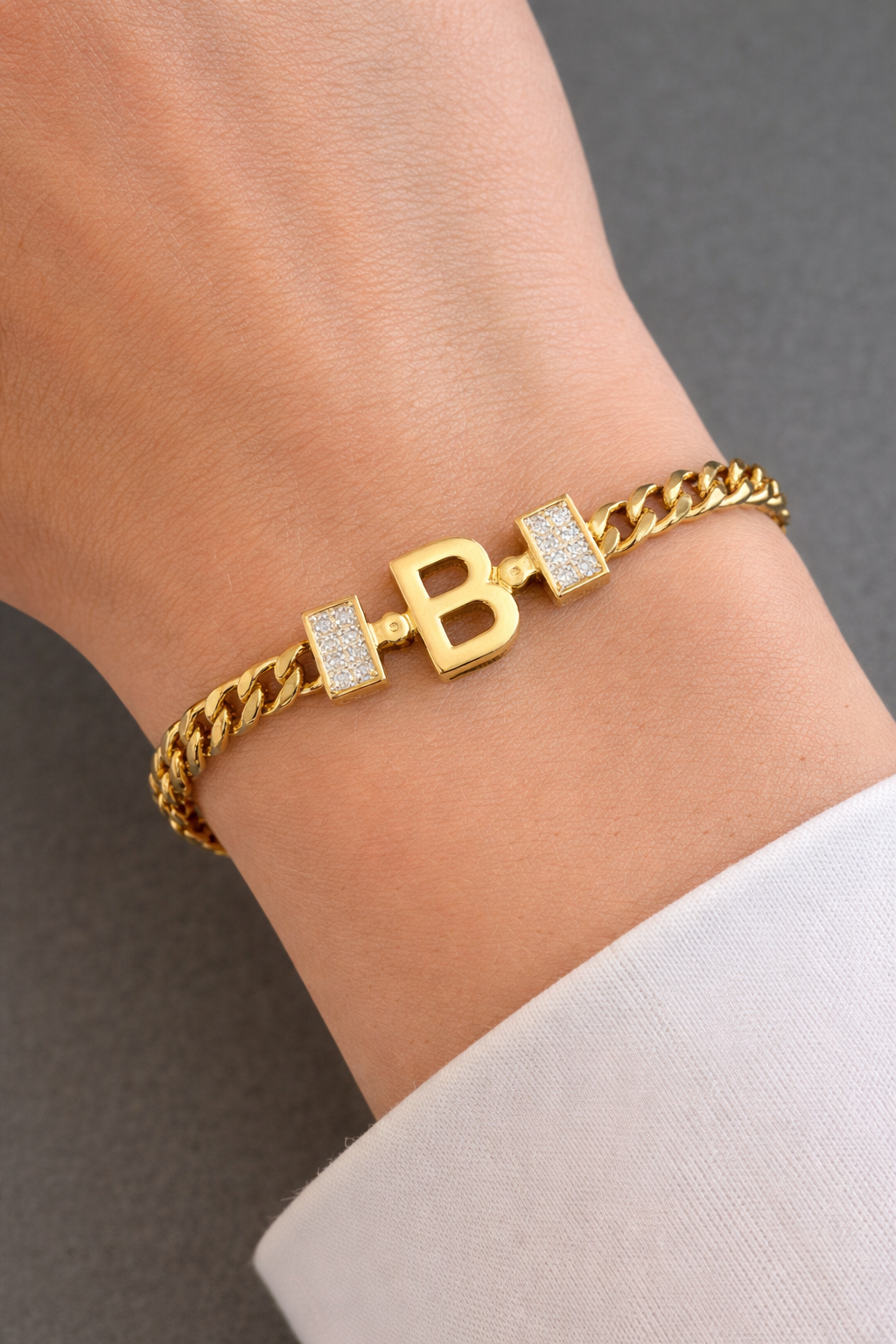 Altın Renk B Harf Çelik Bileklik