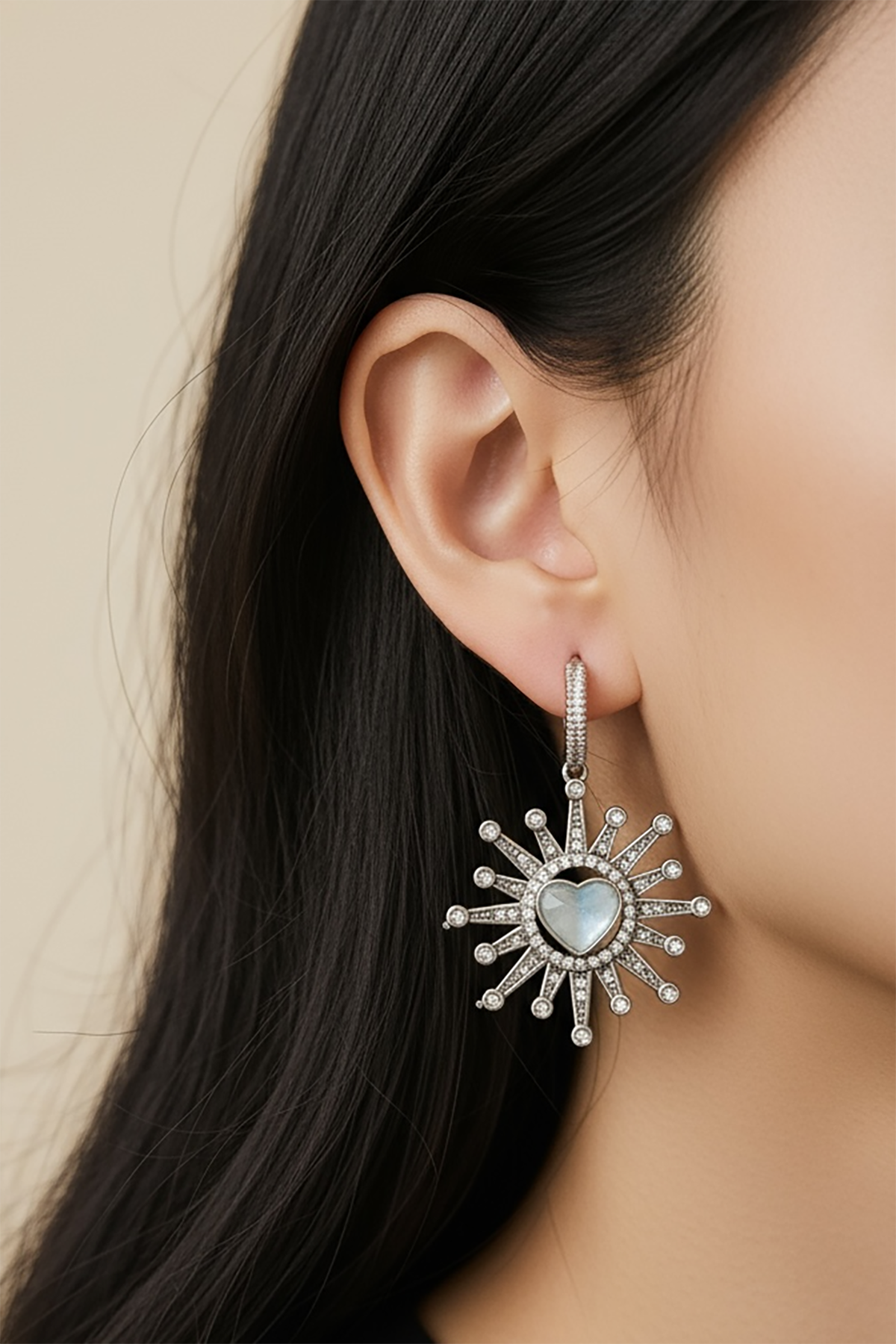 Gümüş Renk Kalp Figürlü Küpe (Çift)