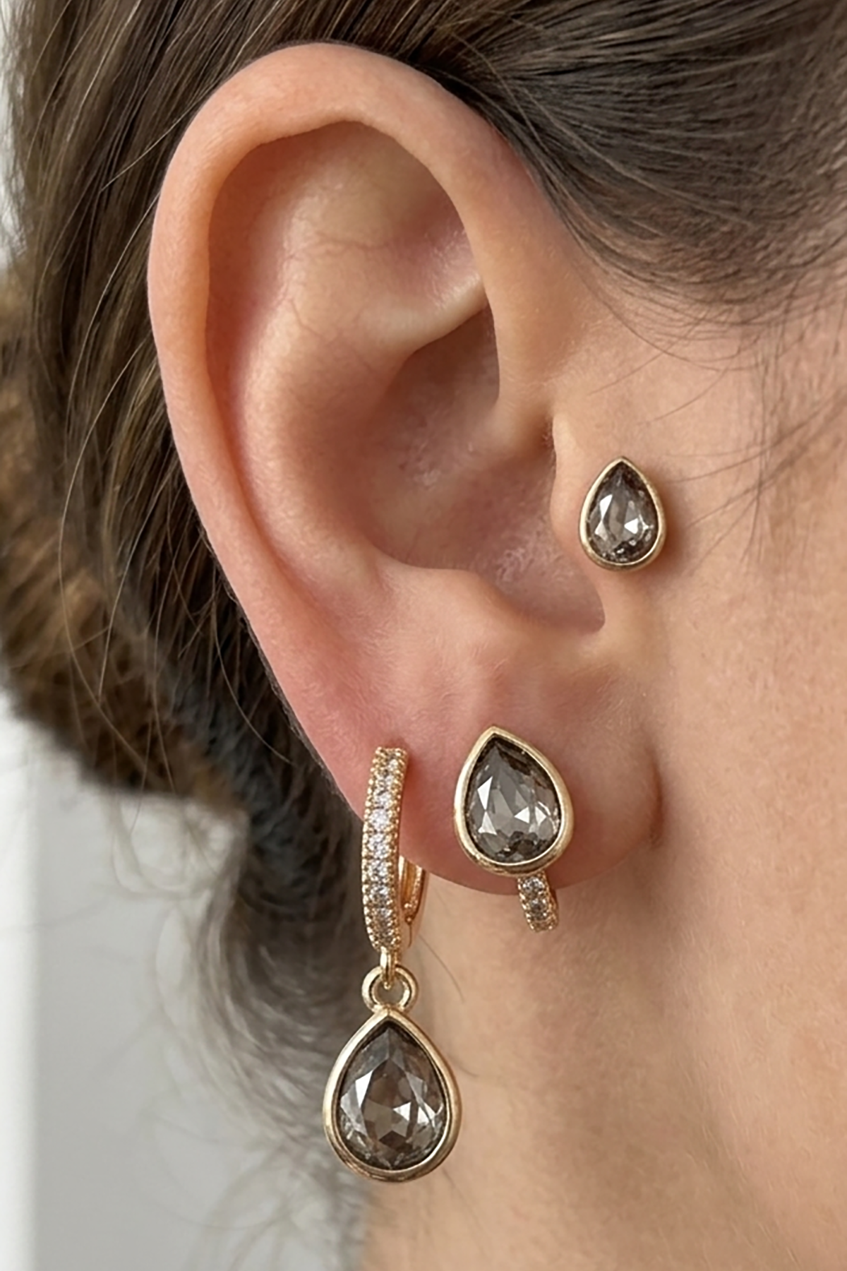 Altın Renk Taş Detaylı 3'lü YSX Küpe Set