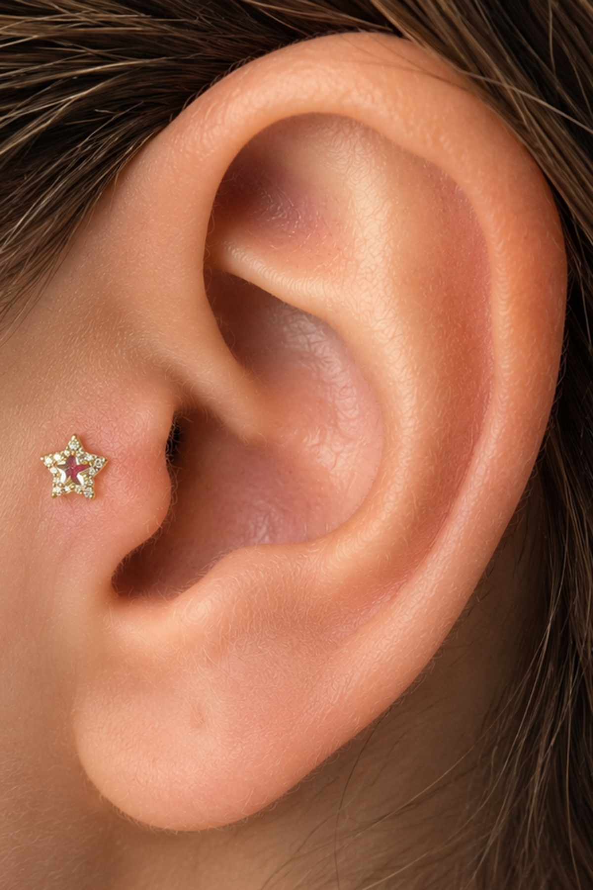 Altın Renk Yıldız Figürlü  Taşlı Cerrahi Çelik Tragus/Kıkırdak Küpe/Piercing (Tek)