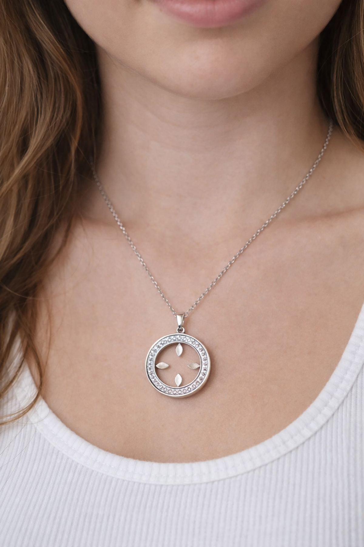 Gümüş Renk Çeyrek Koyulabilen Çelik Kolye