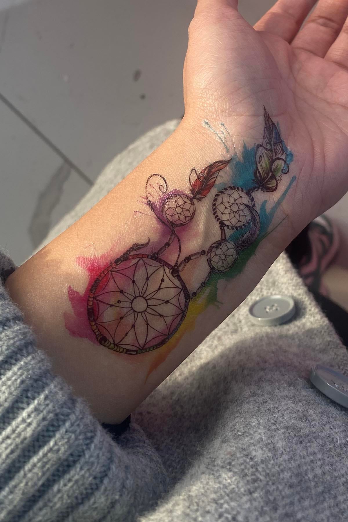Geçici Rüya Kapanı Figürlü Dövme Tattoo
