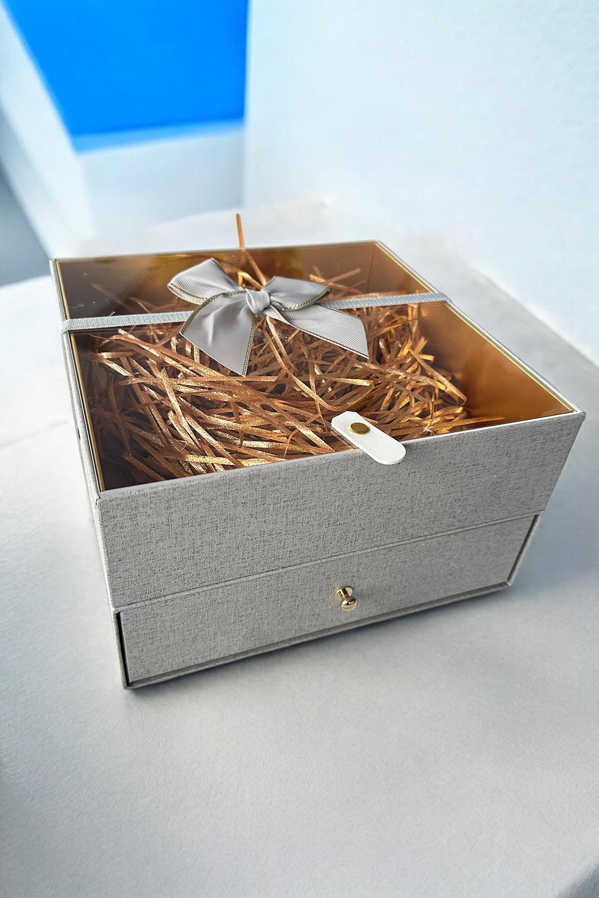 Gri Renk Çekmece Detaylı Hediye Kutusu