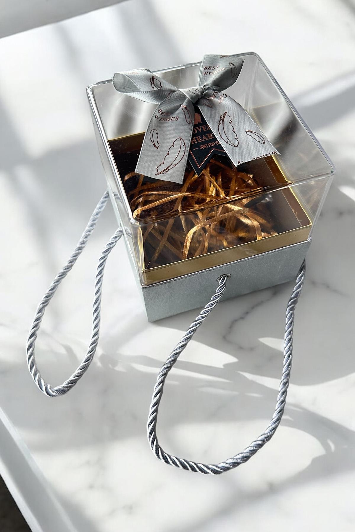 Gri Renk Hediye Kutusu