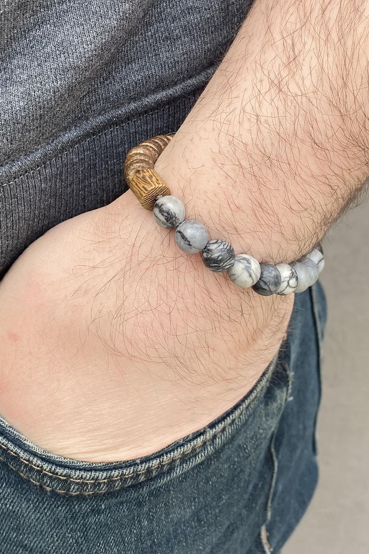 Gri Ve Kahve Renk Boncuk Detaylı Erkek Bileklik