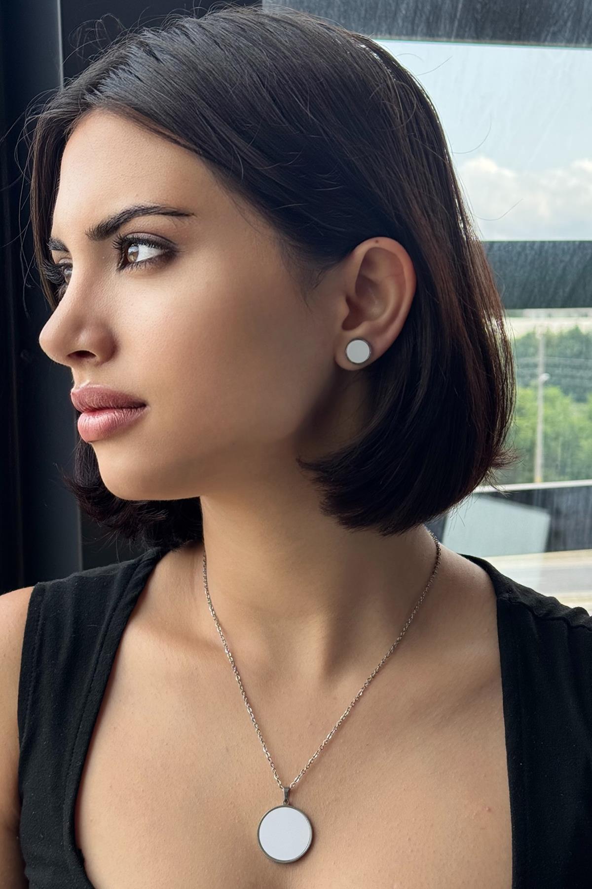 Gümüş Renk Beyaz Taş Detaylı Küpe Ve Kolye Set