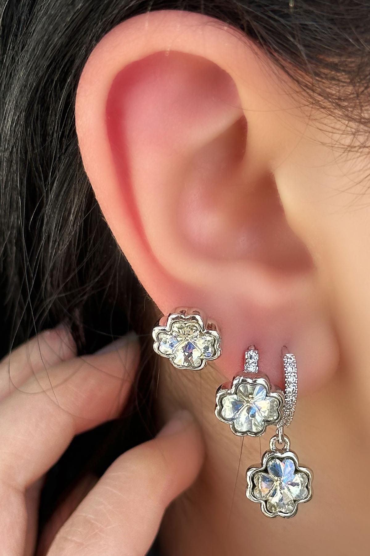 Gümüş Renk Çiçek Figürlü Taş Detaylı 3'lü YSX Küpe Set