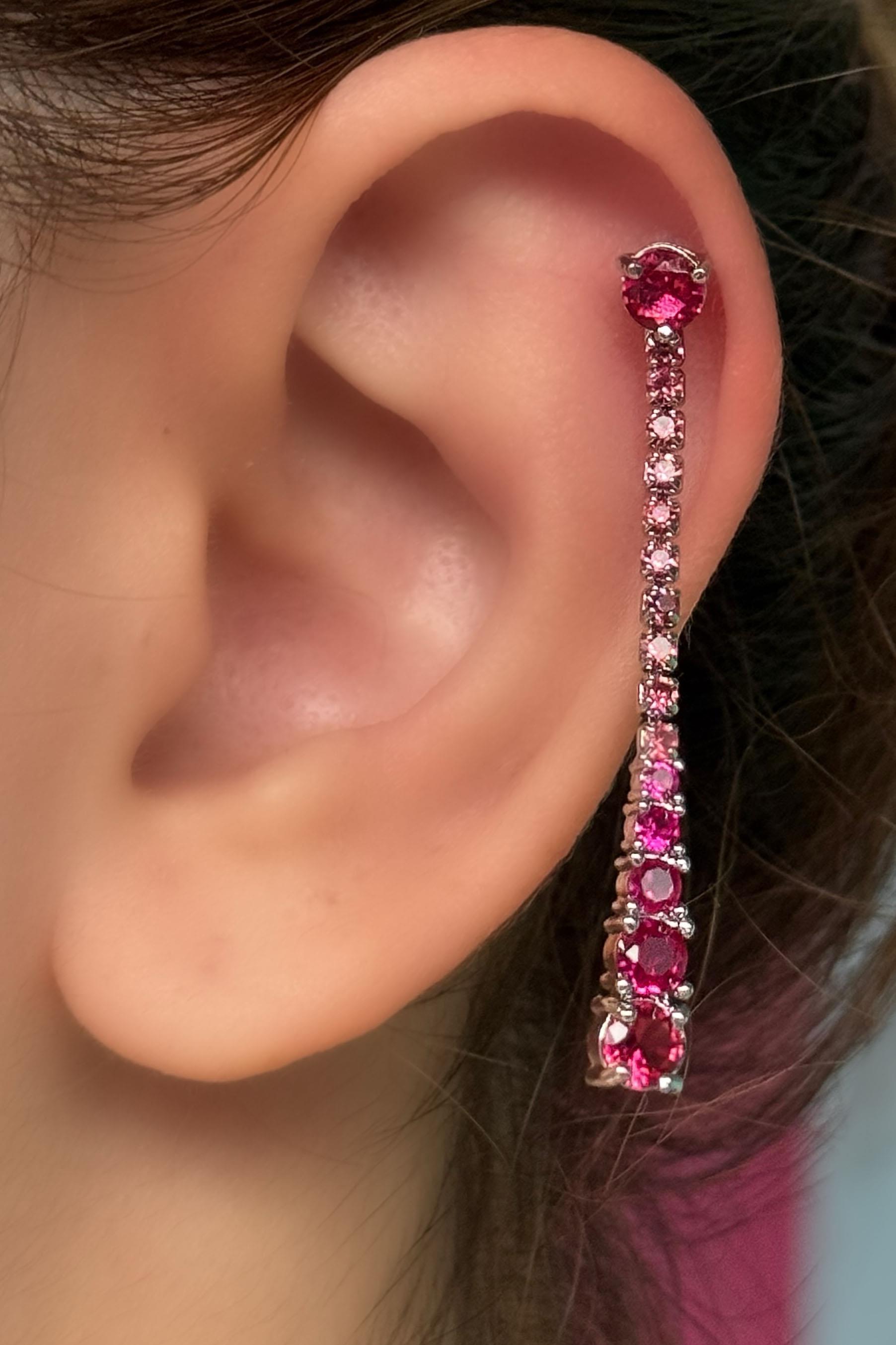 Gümüş Renk Fuşya Taş Detaylı Cerrahi Çelik Tragus/Kıkırdak Küpe/Piercing (Tek) 