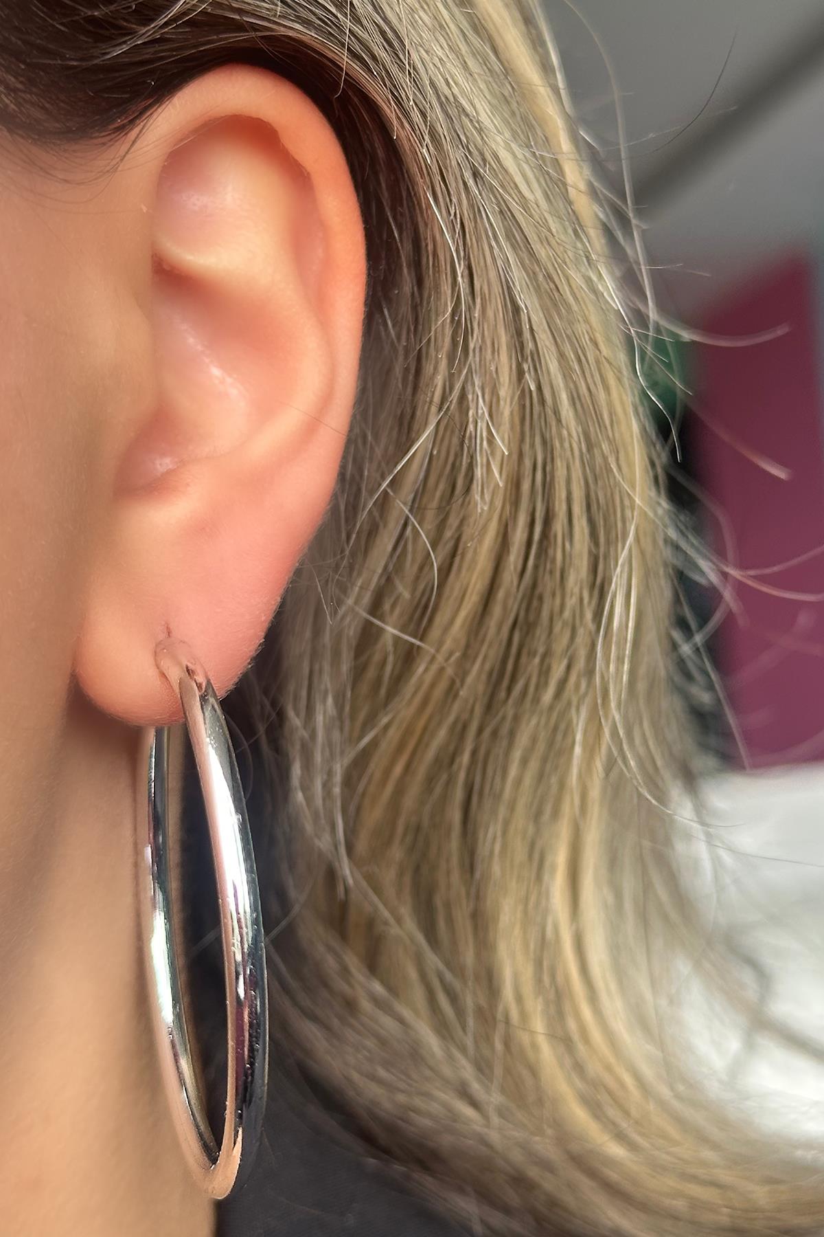 Gümüş Renk Halka Küpe