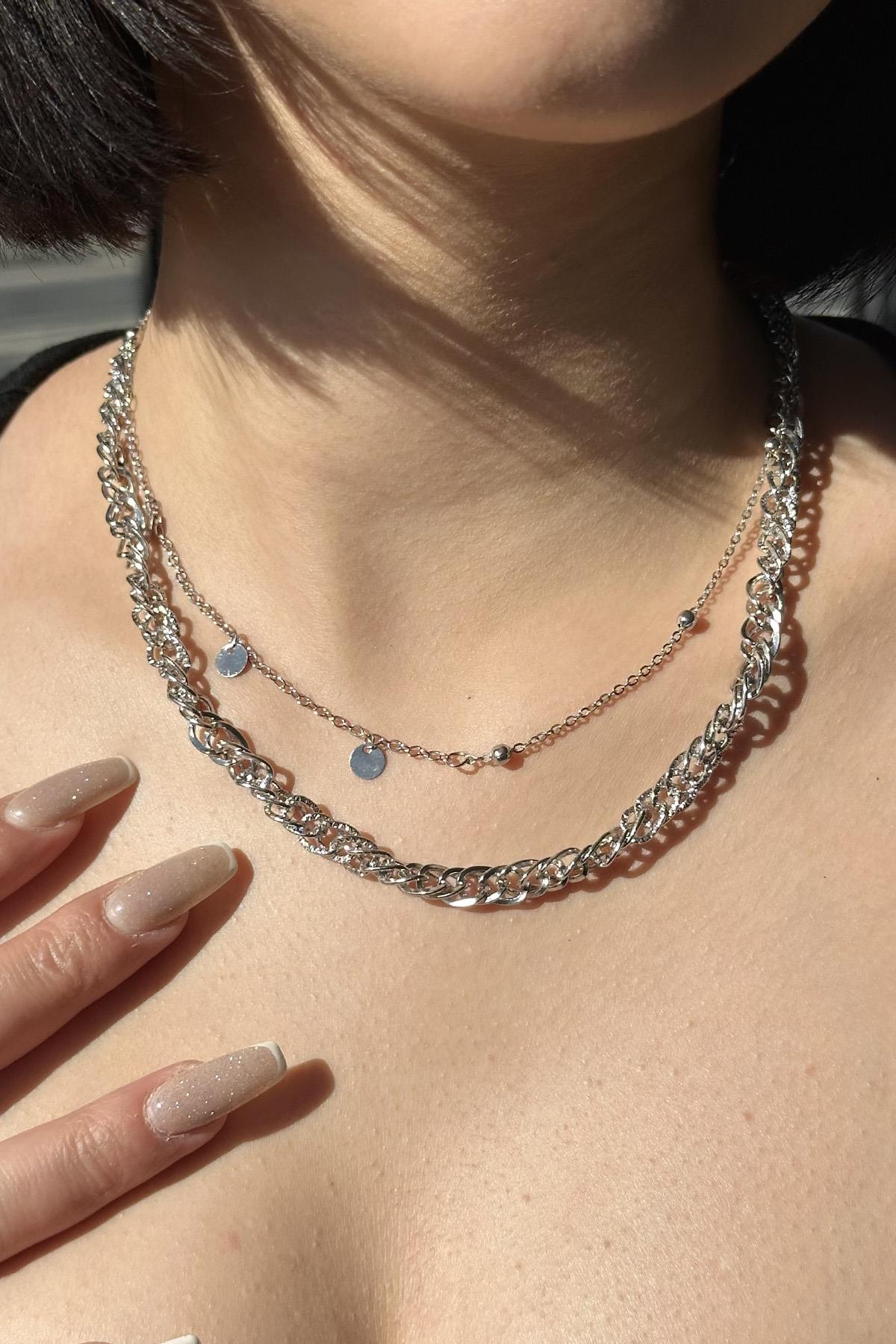 Gümüş Renk İkili Zincir Detaylı Kolye