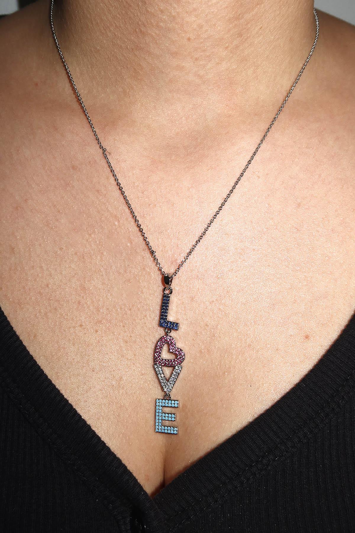 Gümüş Renk Love Yazılı YSX Kolye