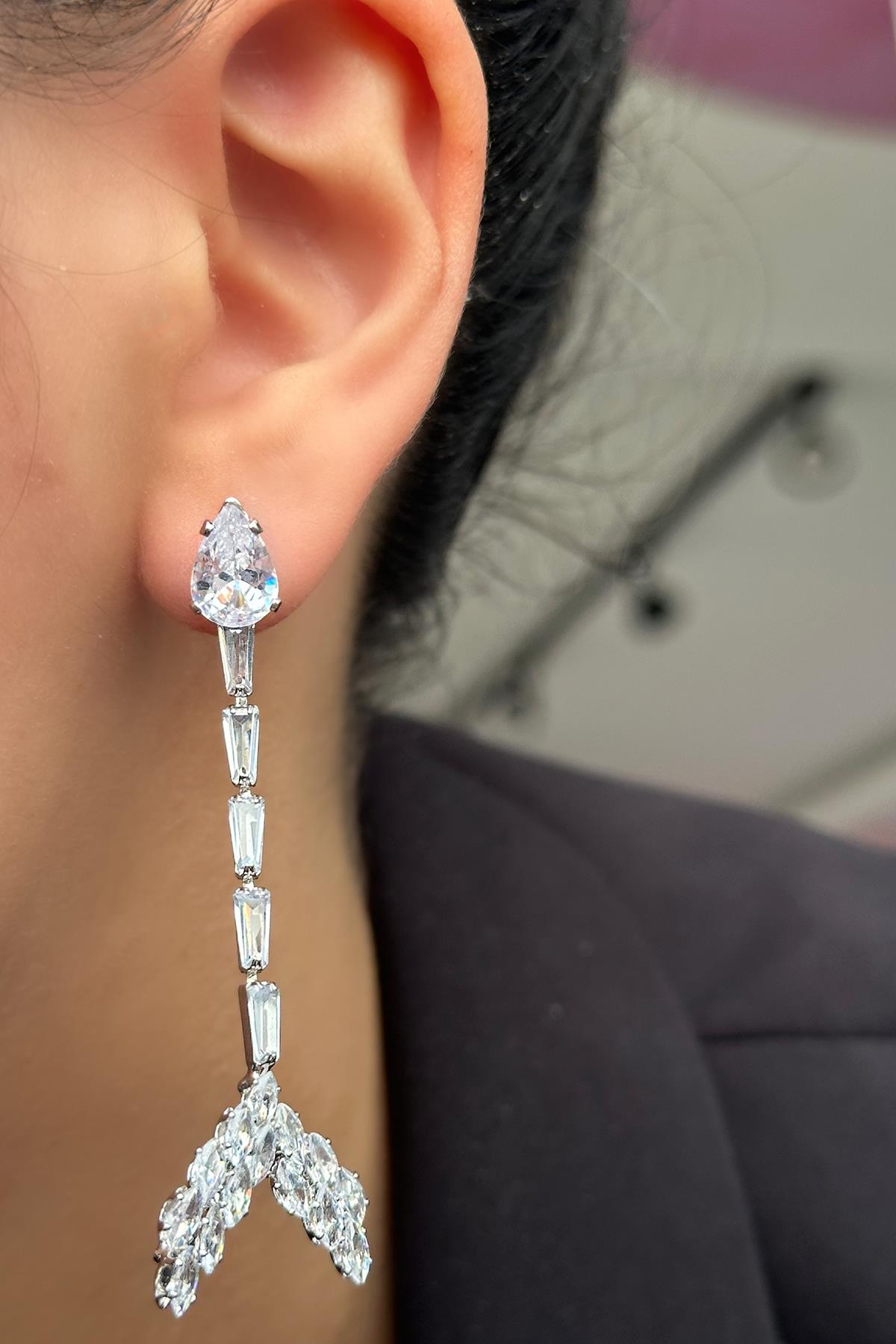 Gümüş Renk Taş Detaylı Abiye Küpe (Çift)