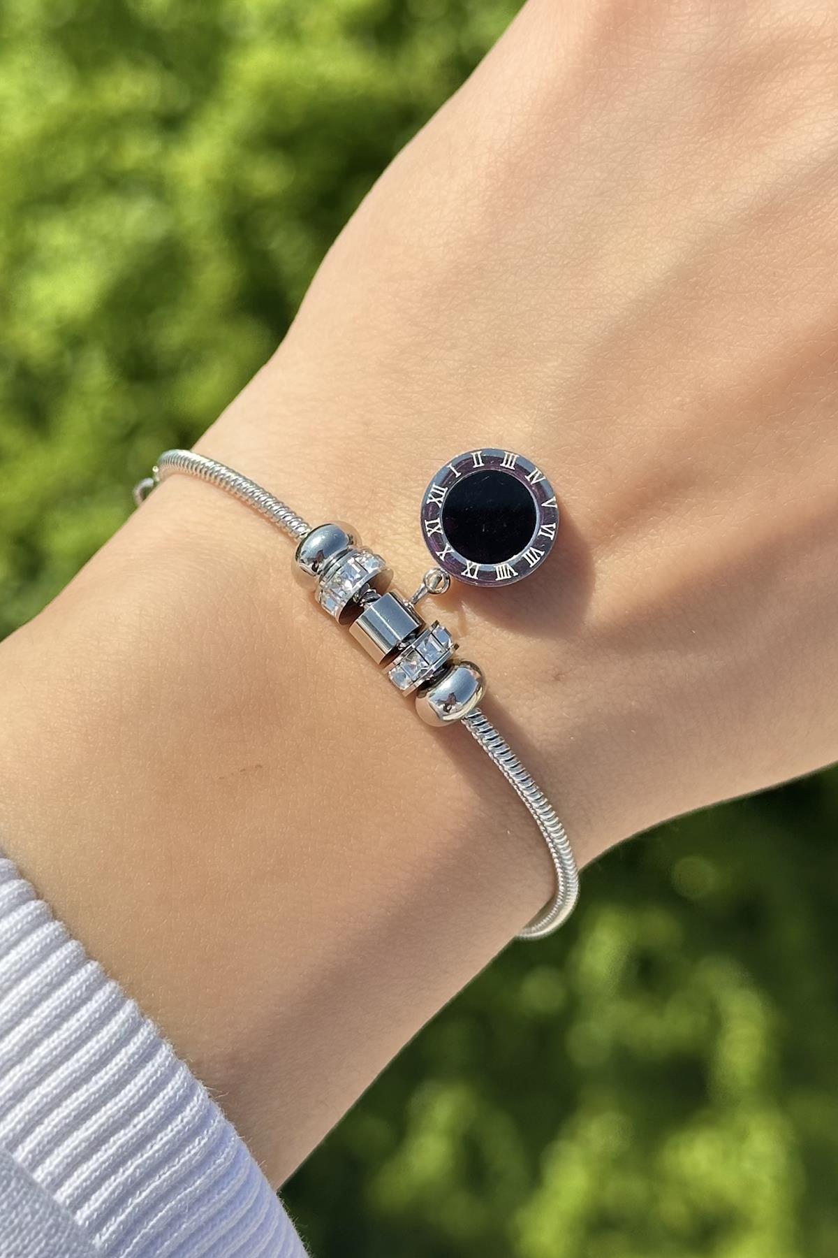 Gümüş Renk Taş Detaylı Çelik Bileklik