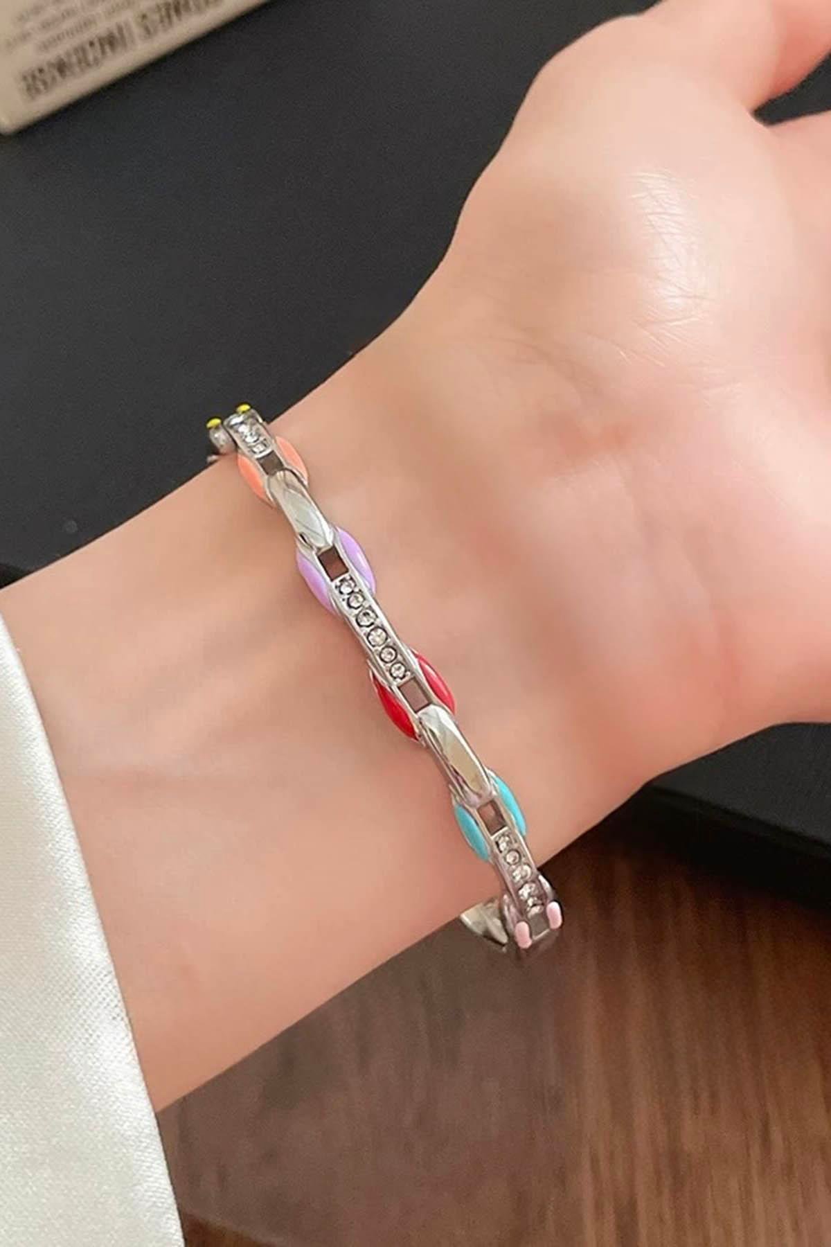 Gümüş Renk Taş Detaylı Çelik Kelepçe Bileklik