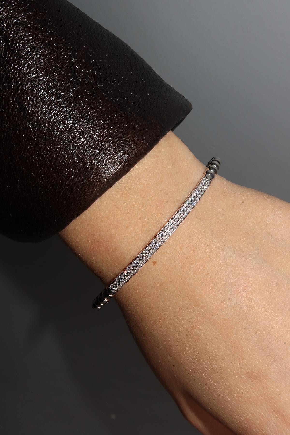 Gümüş Renk Taş Detaylı VİP YSX Kelepçe Bileklik