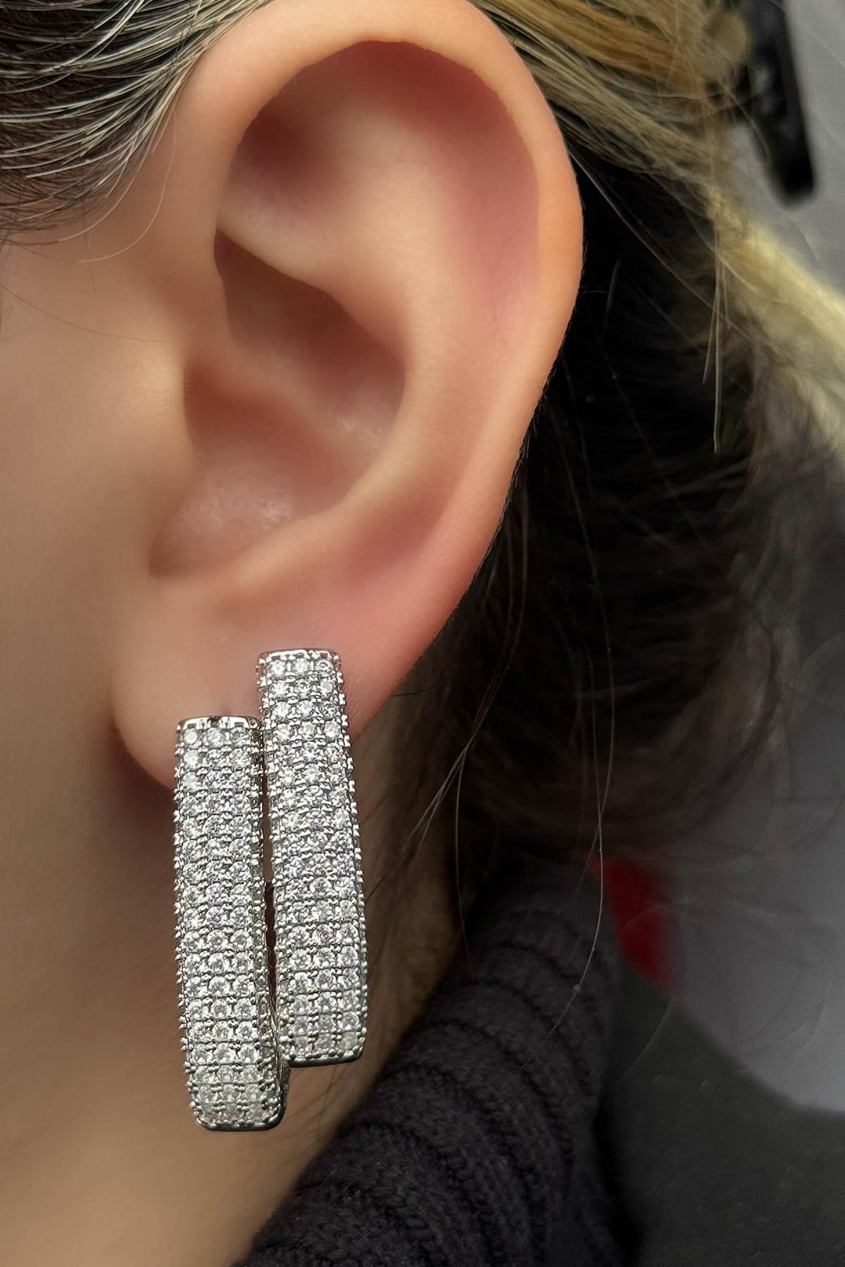 Gümüş Renk Taş Detaylı YSX Küpe (Çift)