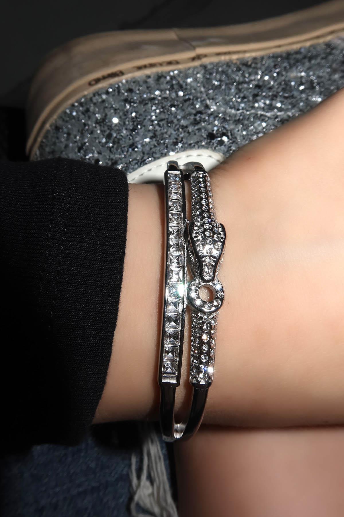 Gümüş Renk Yılan Figürlü Taş Detaylı Çelik Kelepçe Bileklik