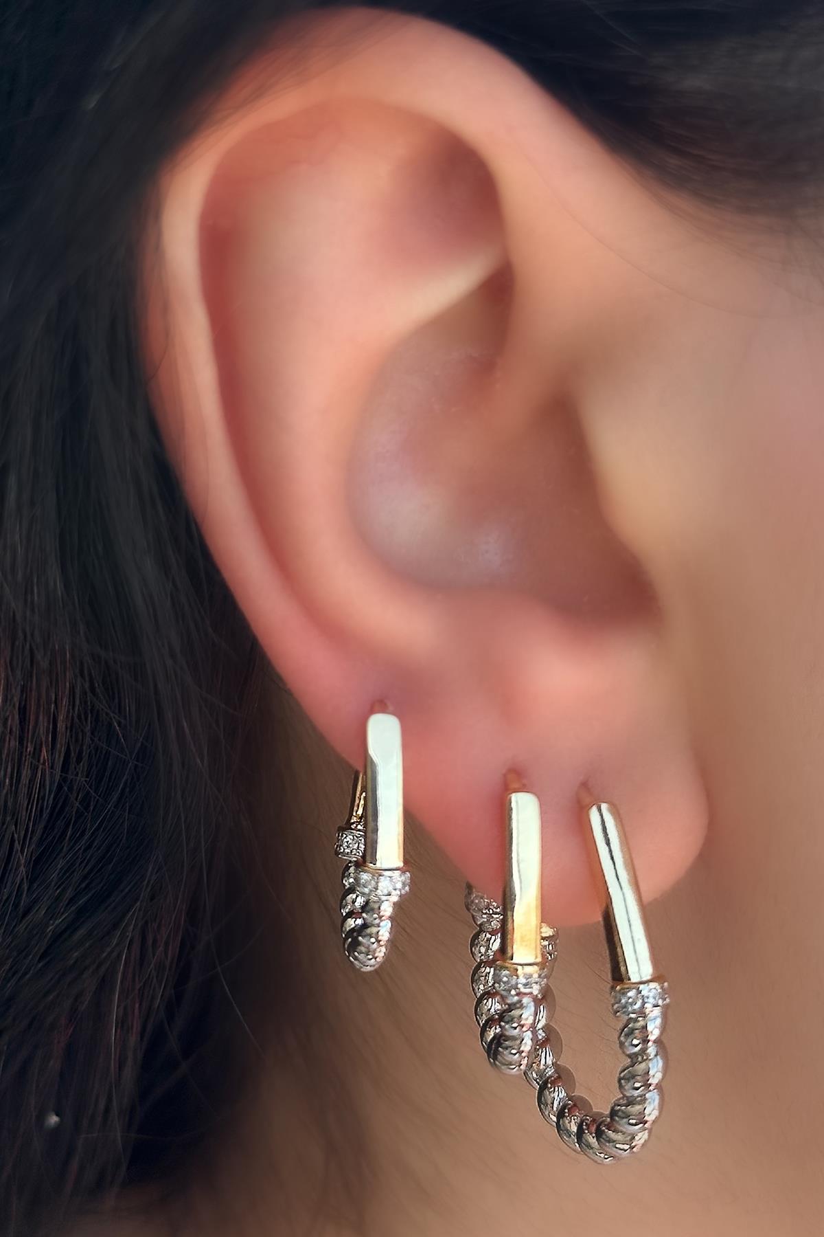 Gümüş Ve Altın Renk Burgu Detaylı YSX Küpe Set