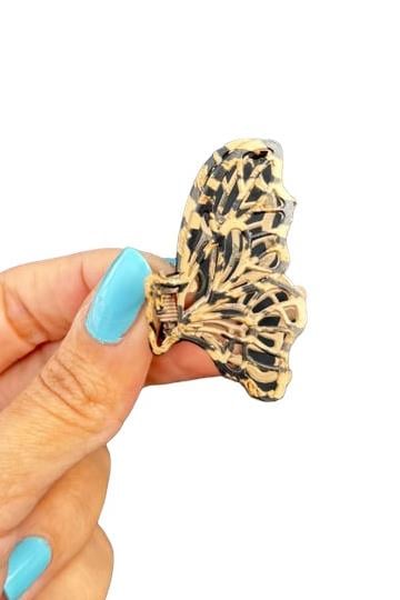 Kahverengi Kelebek Detaylı Leopar Desenli Mandal Toka